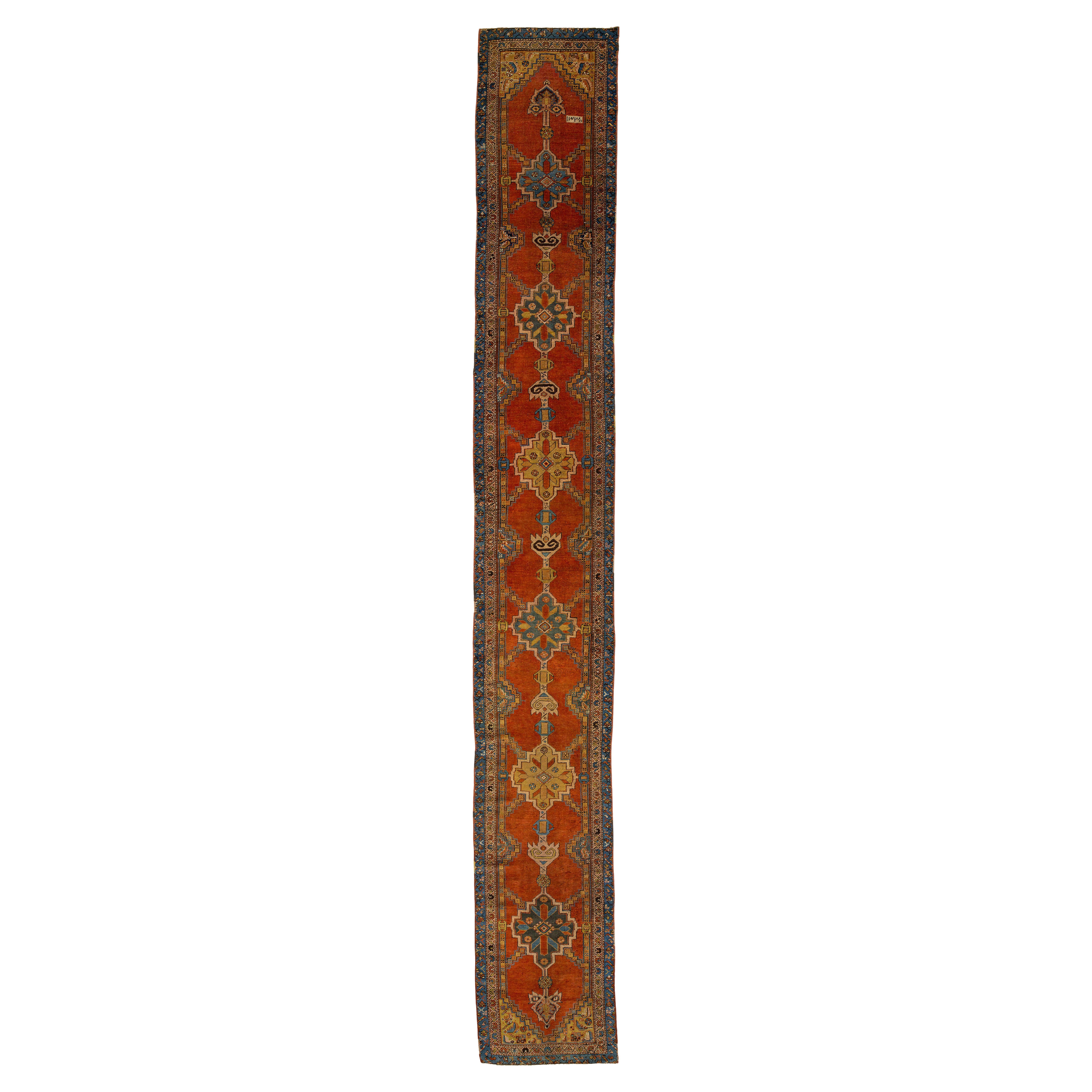 3 x 18 Antik Bakshaeish Persische Wolle Läufer In Orange-Rost Mit Tribal Design im Angebot
