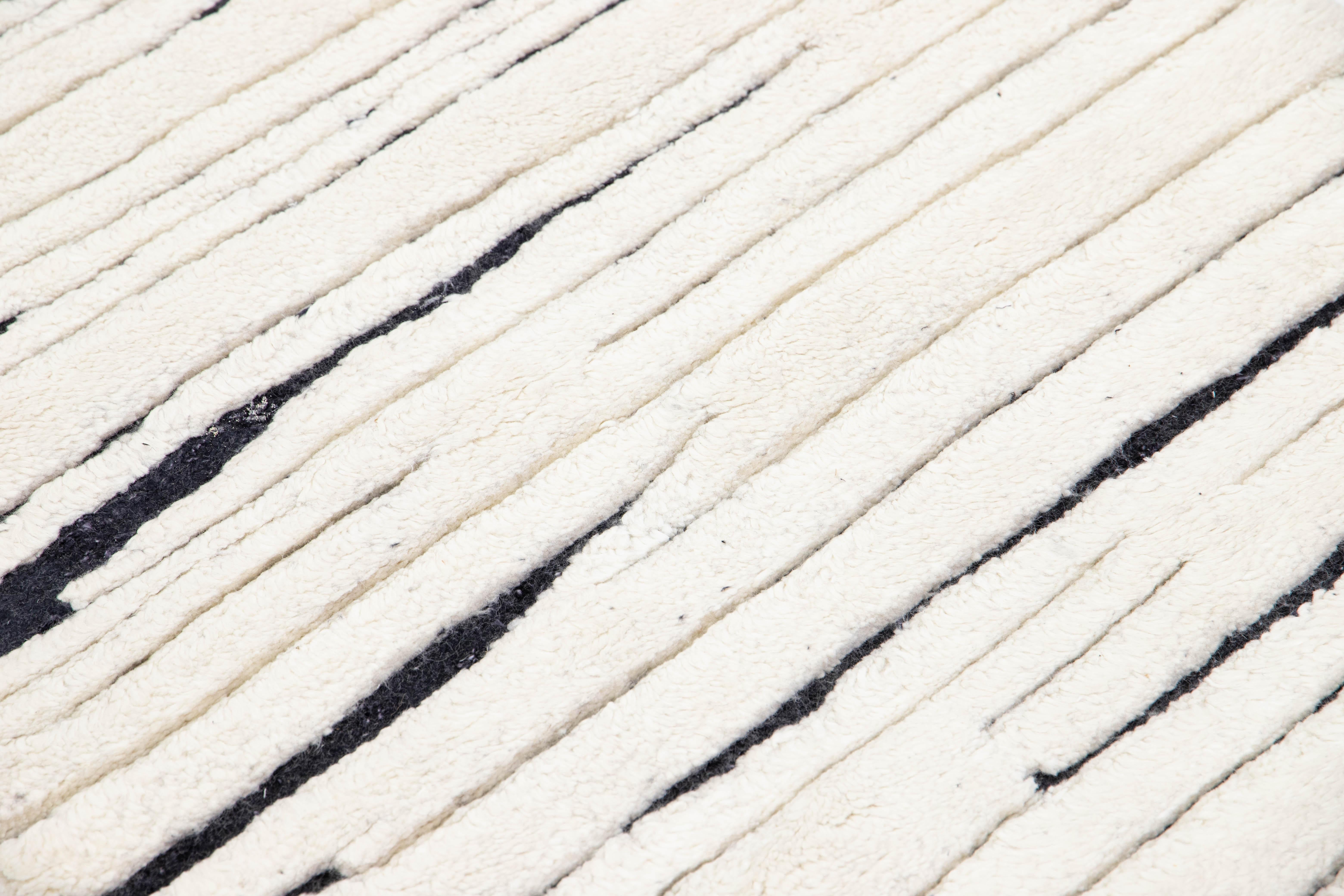 3 x 29 Contemporary Ivory Moroccan Style Handmade Long Wool Runner For Sale 3