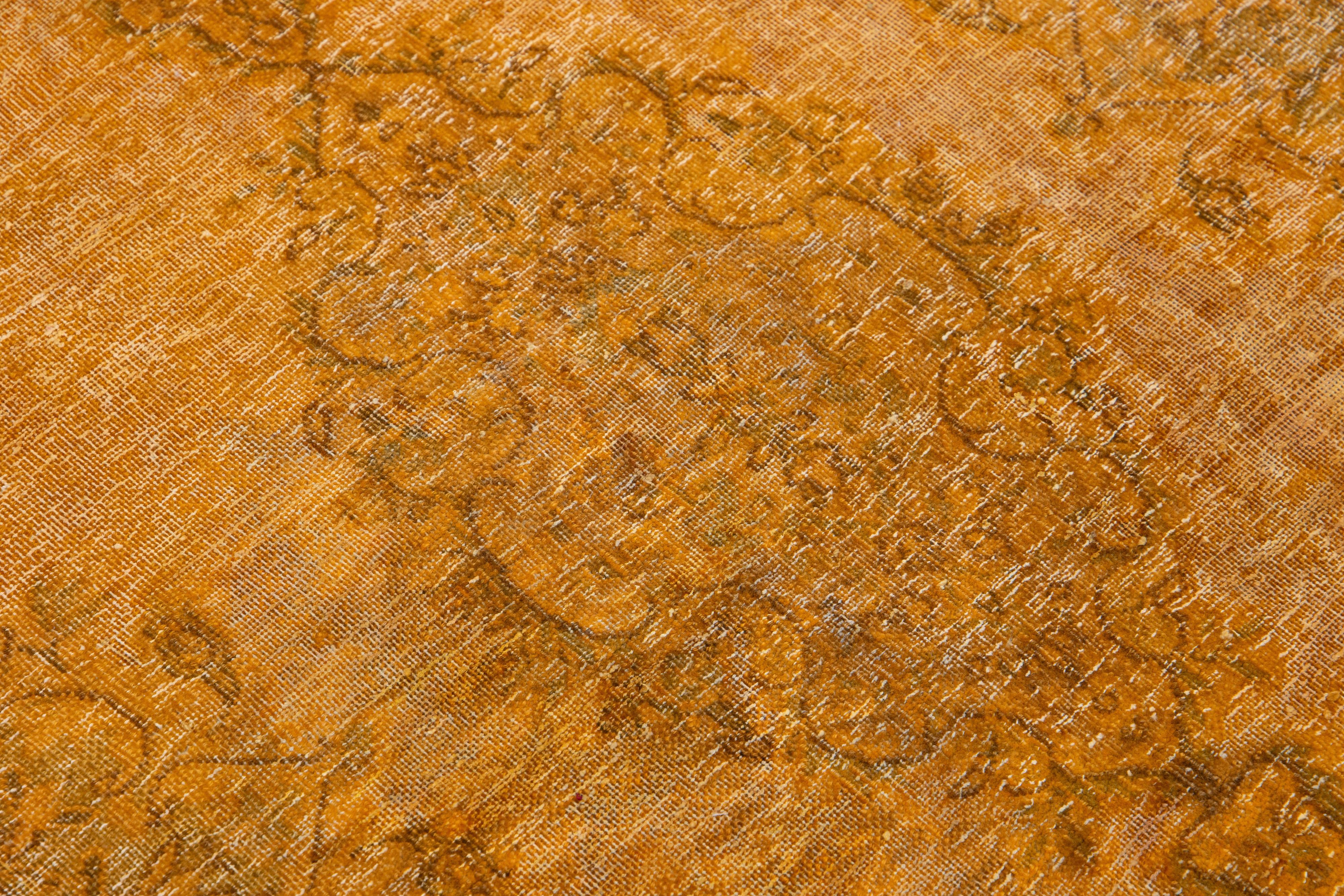 Laine 3 x 4 Orange Tapis persan surteint à la main avec motif de médaillon en vente