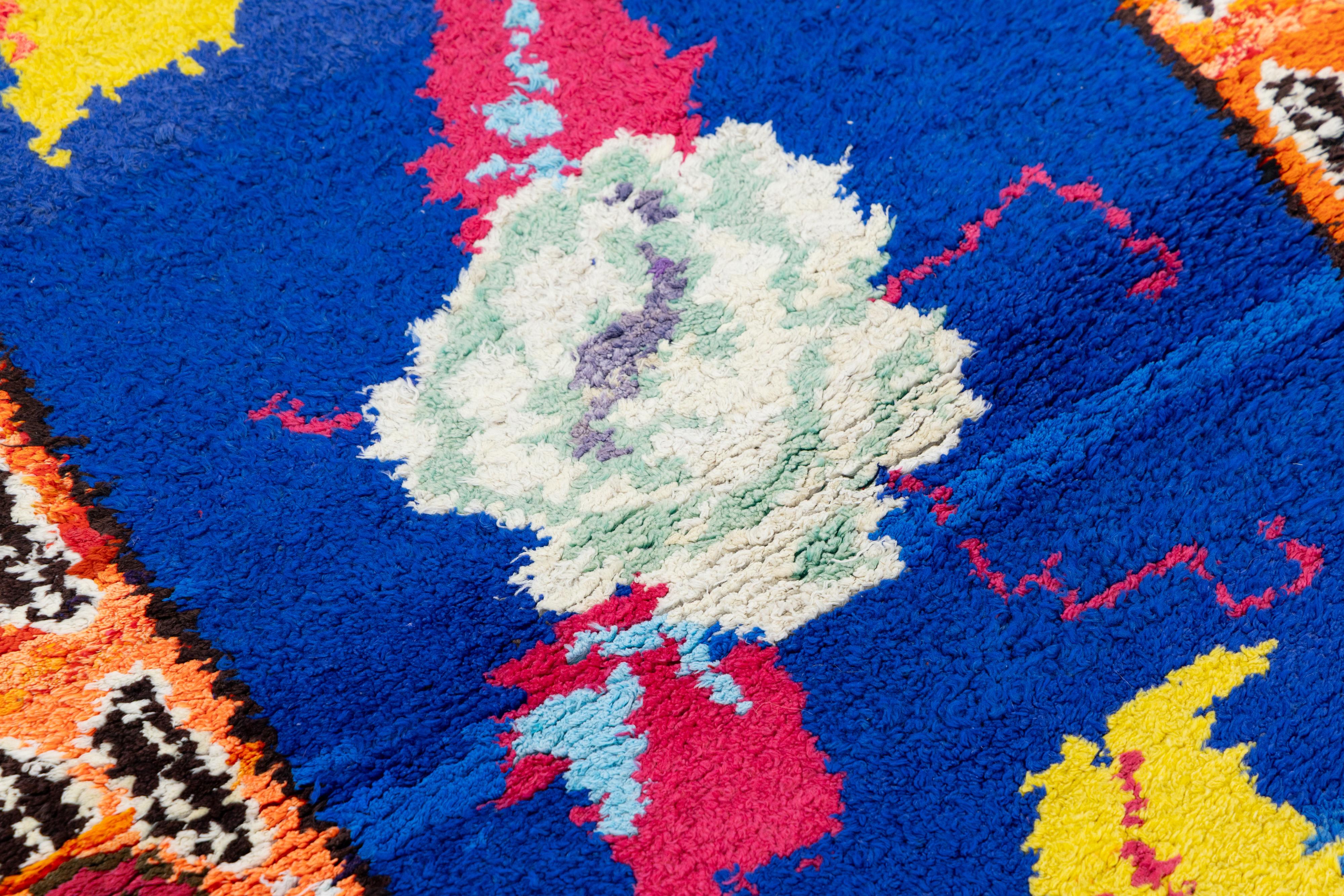 3 x 6 Läufer aus türkisch-blauer Wolle mit lebhaften abstrakten Motiven im Angebot 2