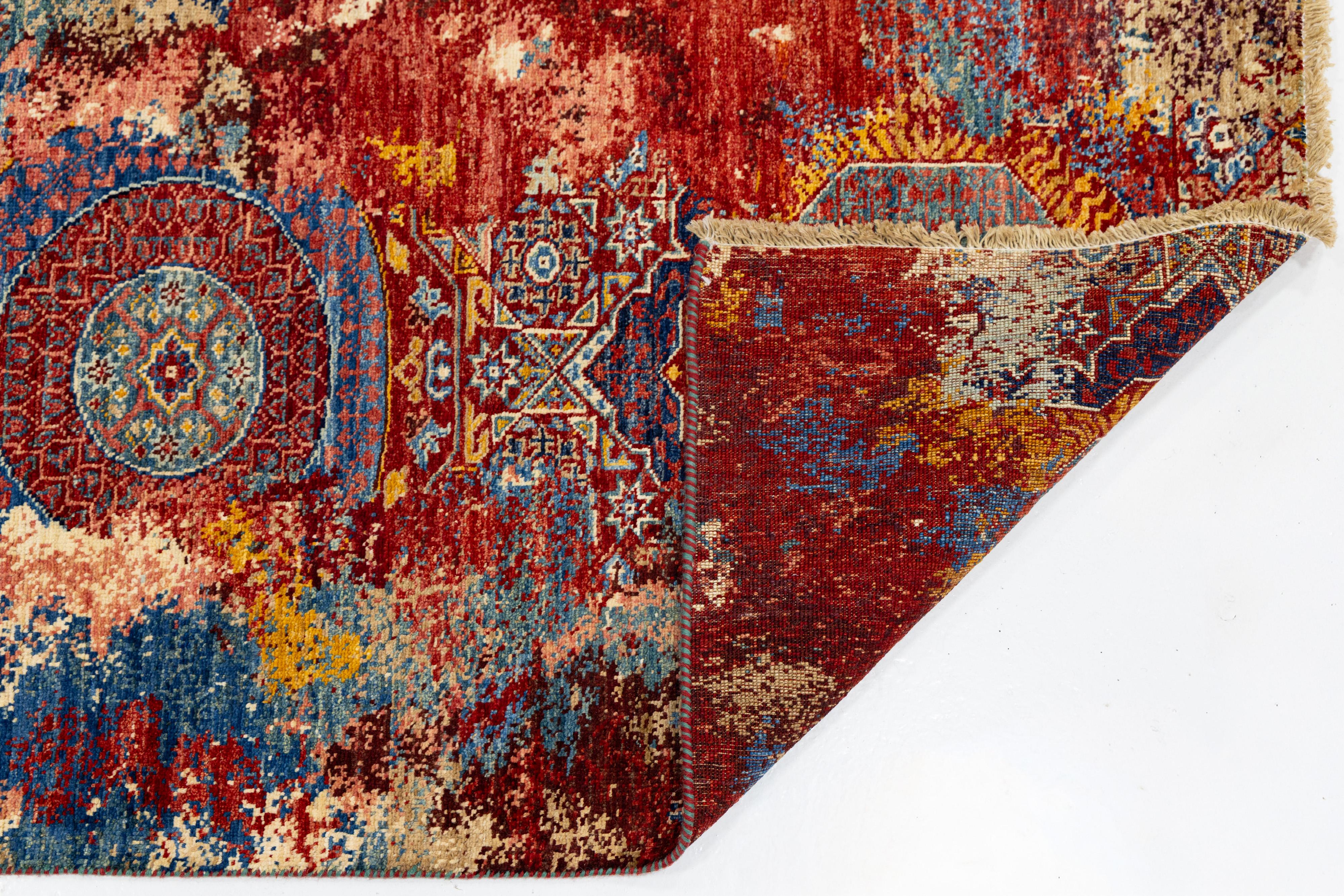 3 x 8 Transitional Wolle Teppich handgefertigt in Rot mit Allover-Design (Moderne) im Angebot