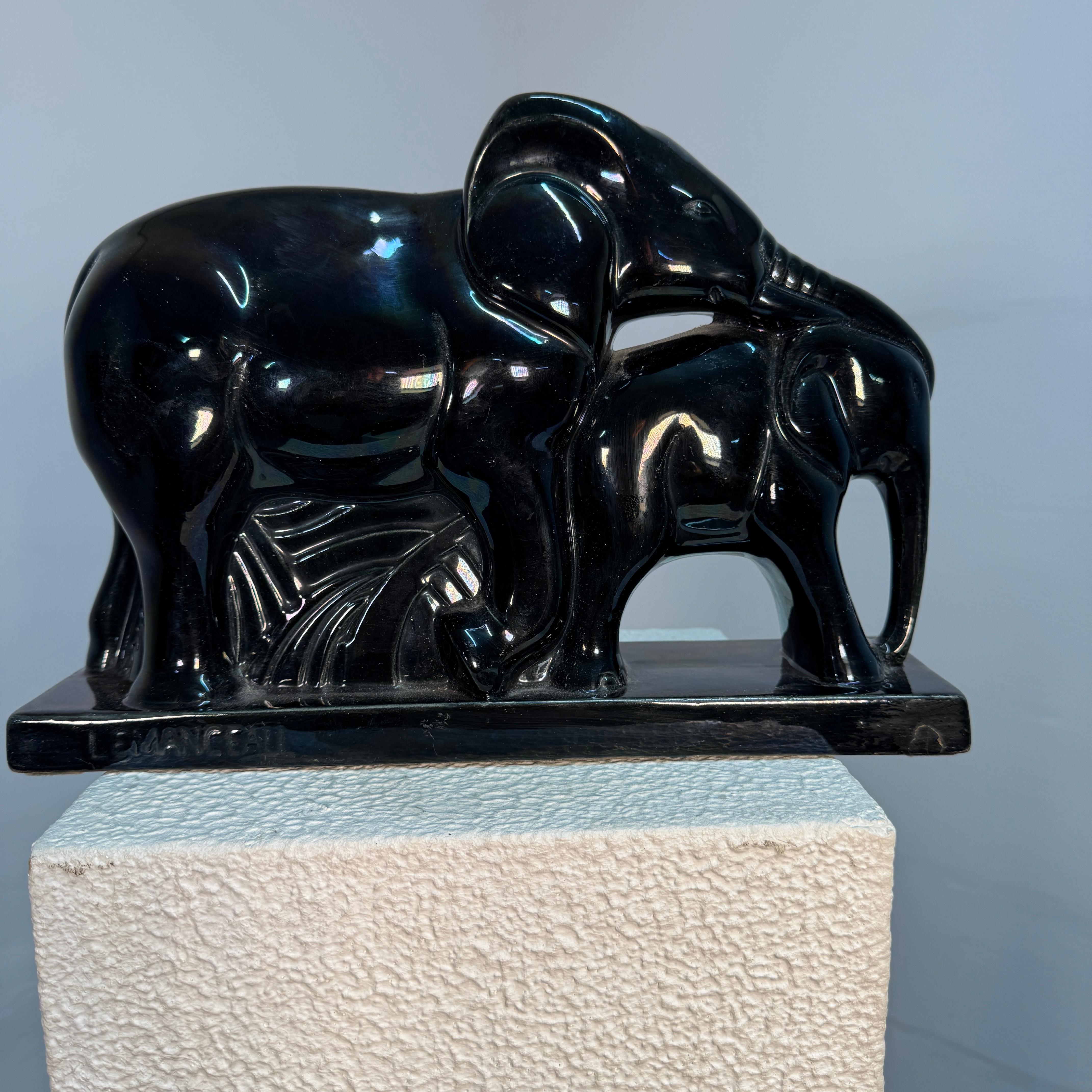 3 x Charles Lemenceau (1905-1980) pour St. Clément. Faïence Art Déco 'Eléphants'. en vente 4