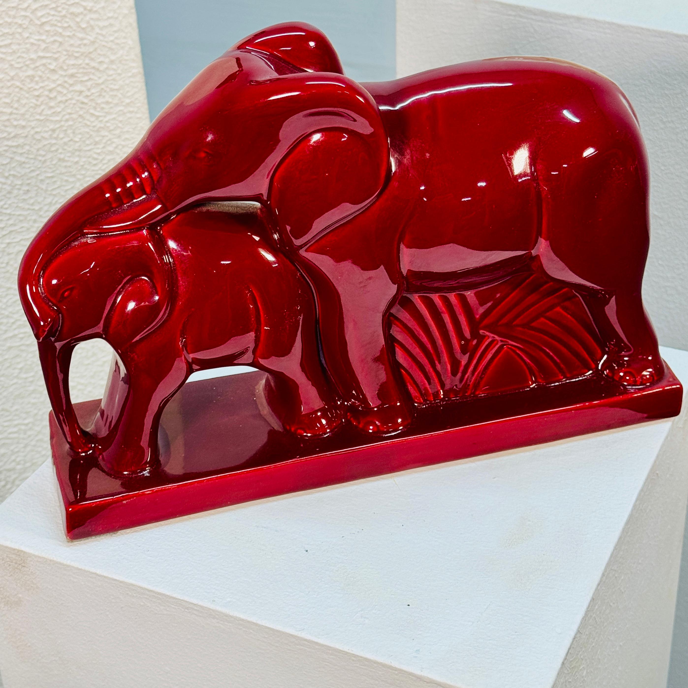 3 x Charles Lemenceau (1905-1980) pour St. Clément. Faïence Art Déco 'Eléphants'. Bon état - En vente à CASTENRAY, NL