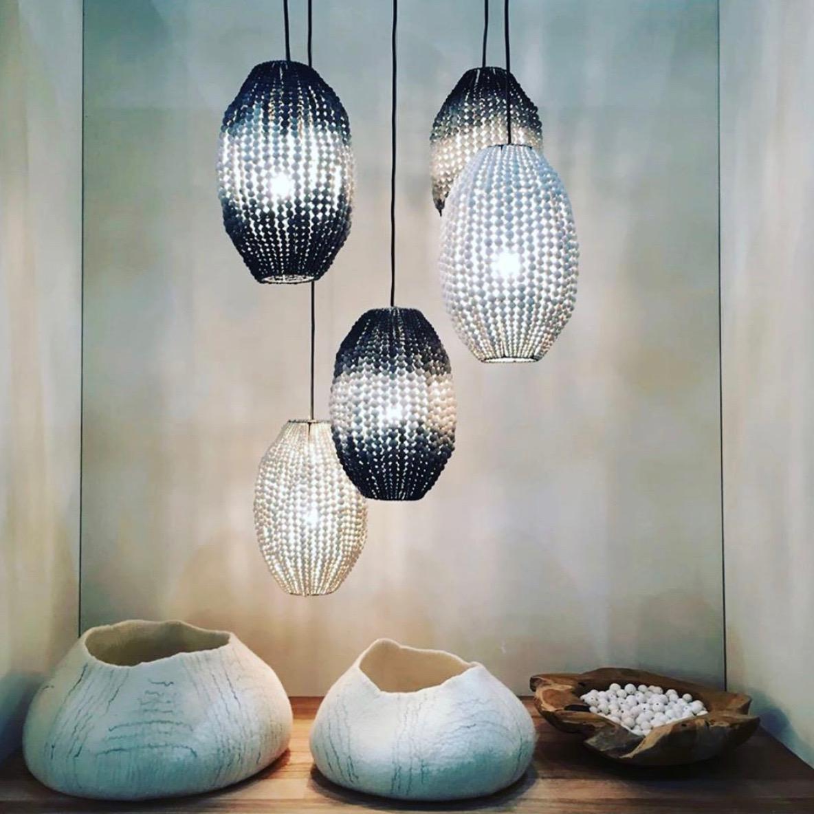 XXIe siècle et contemporain Lampe à suspension Klaylife Baril 3 x Ombre faite à la main en argile perlée en vente