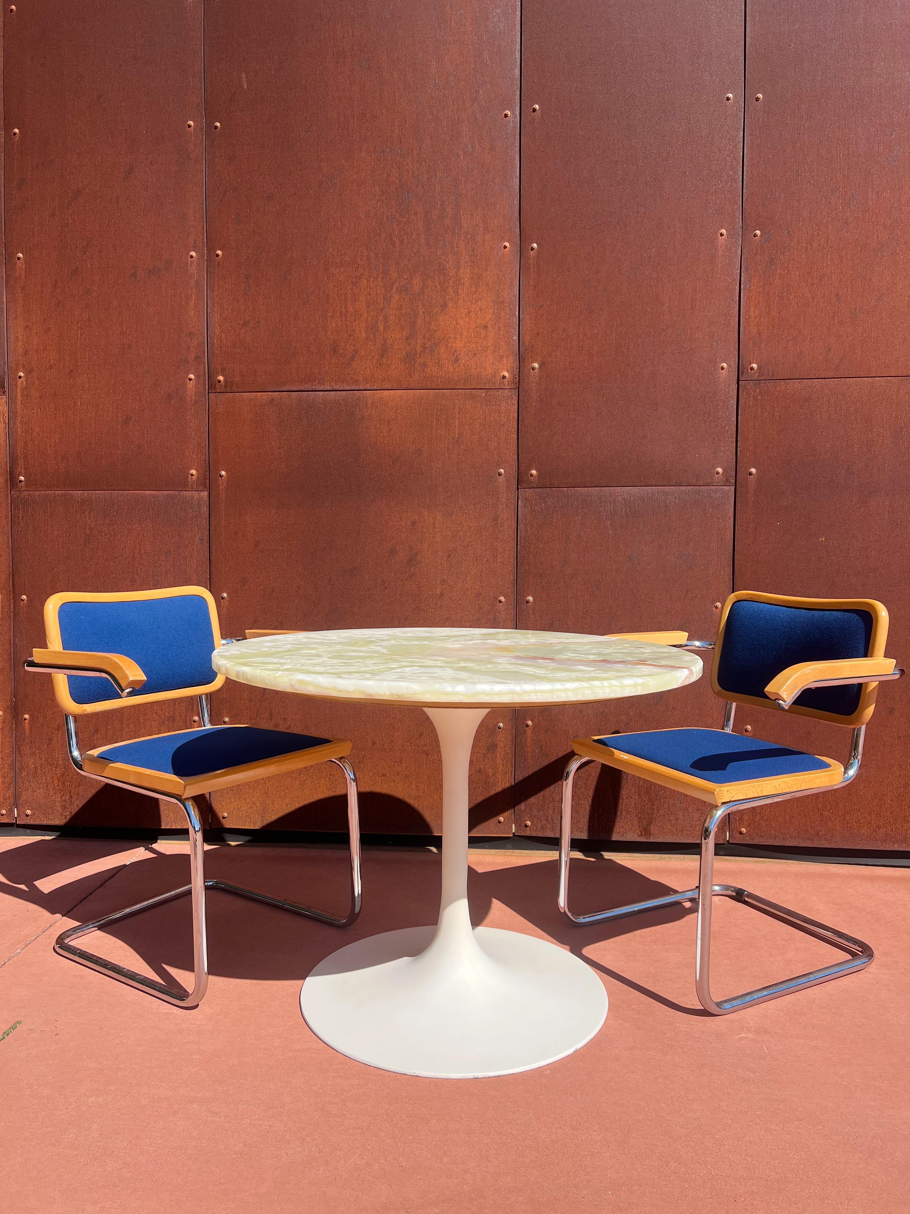 (30 verfügbar) Blaue gepolsterte Cesca-Stühle von Loewenstein aus den 1980er Jahren (Ende des 20. Jahrhunderts) im Angebot