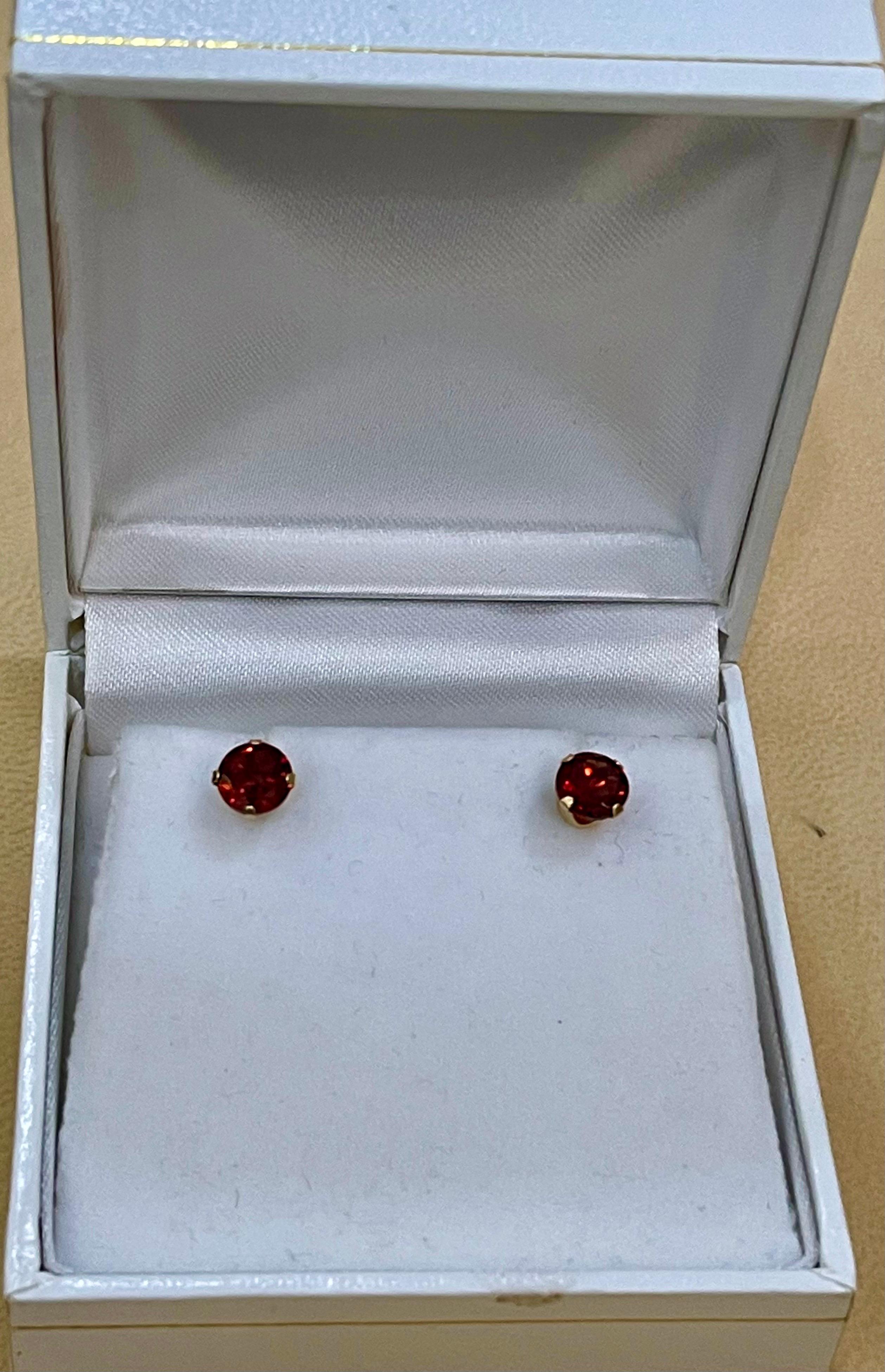 3.0 Carat Round Garnet Stud Post Earrings 14 Karat Yellow Gold For Sale 2