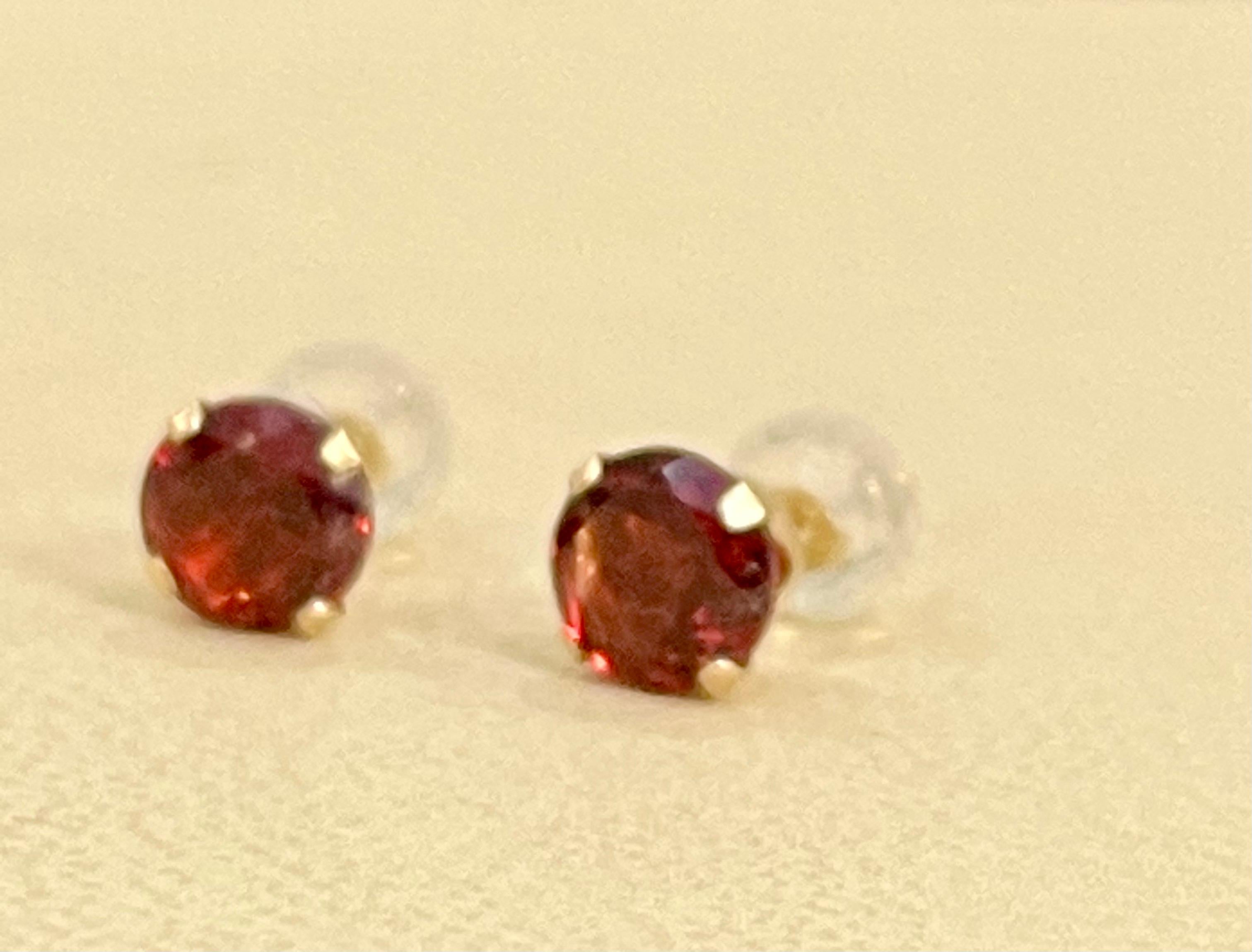 3.0 Carat Round Garnet Stud Post Earrings 14 Karat Yellow Gold For Sale 3