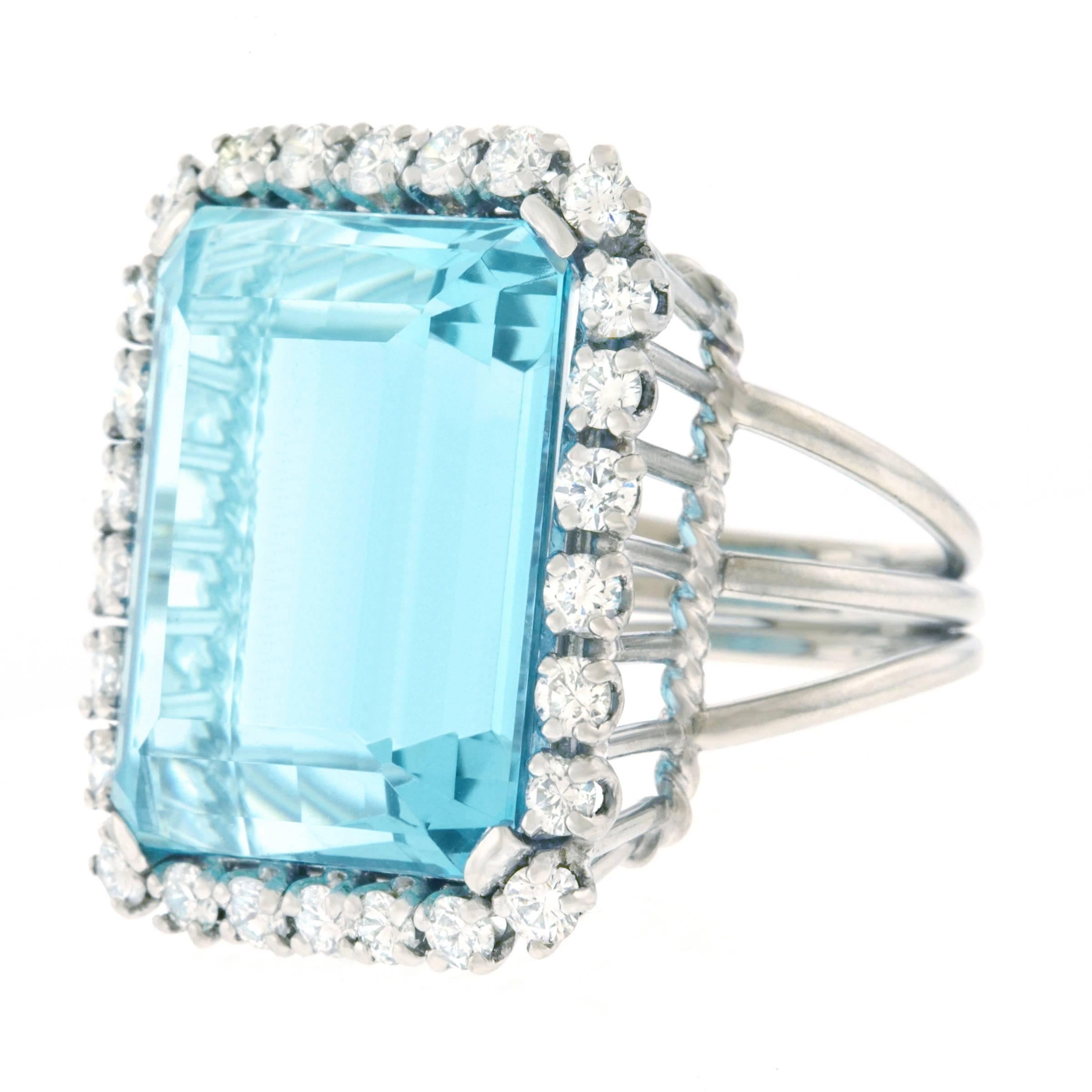 30 Carat Aquamarine and Diamond set Platinum Ring 2