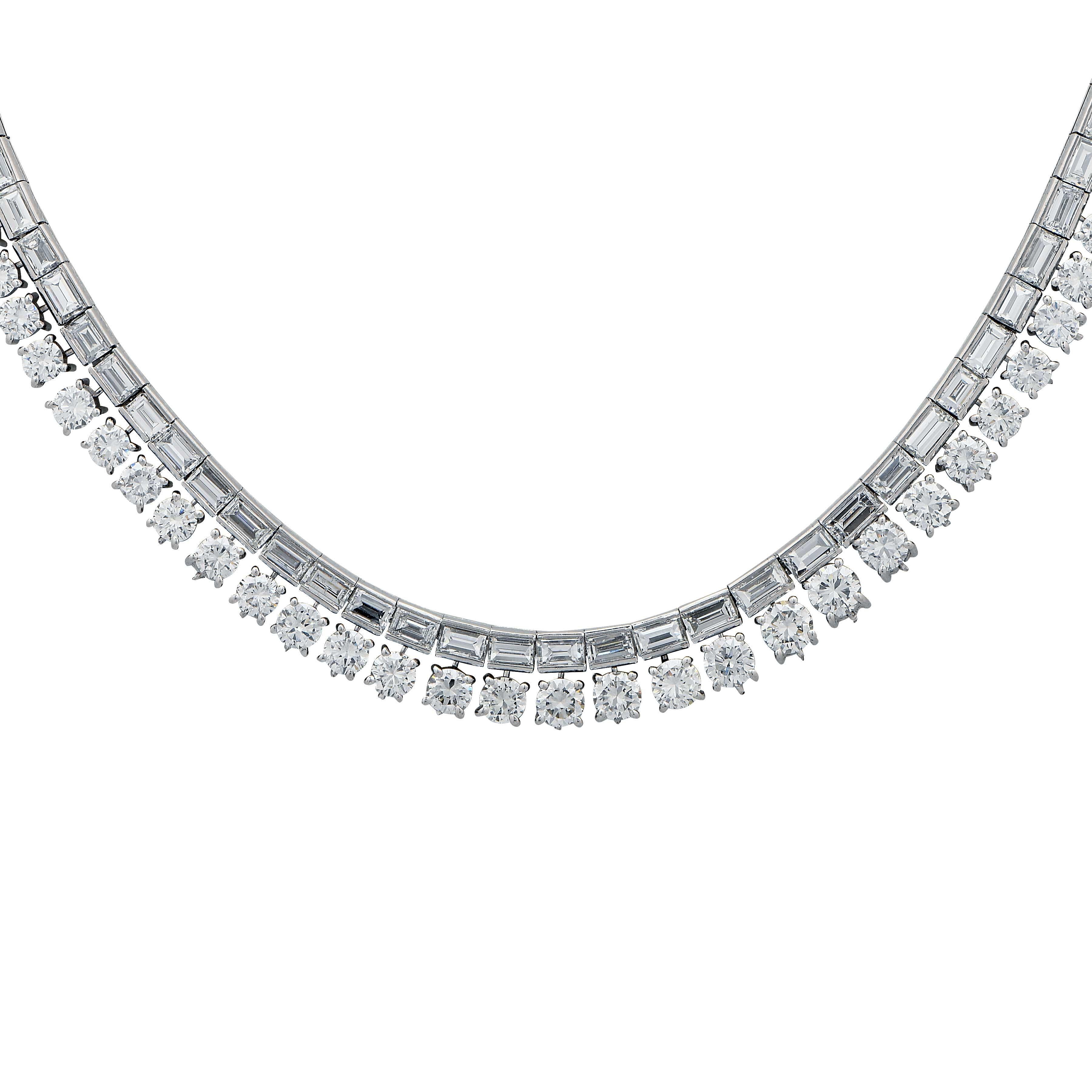 30 Carat Brilliant and Baguette Diamond Platinum Riviere Necklace In Excellent Condition For Sale In Bay Harbor Islands, FL
