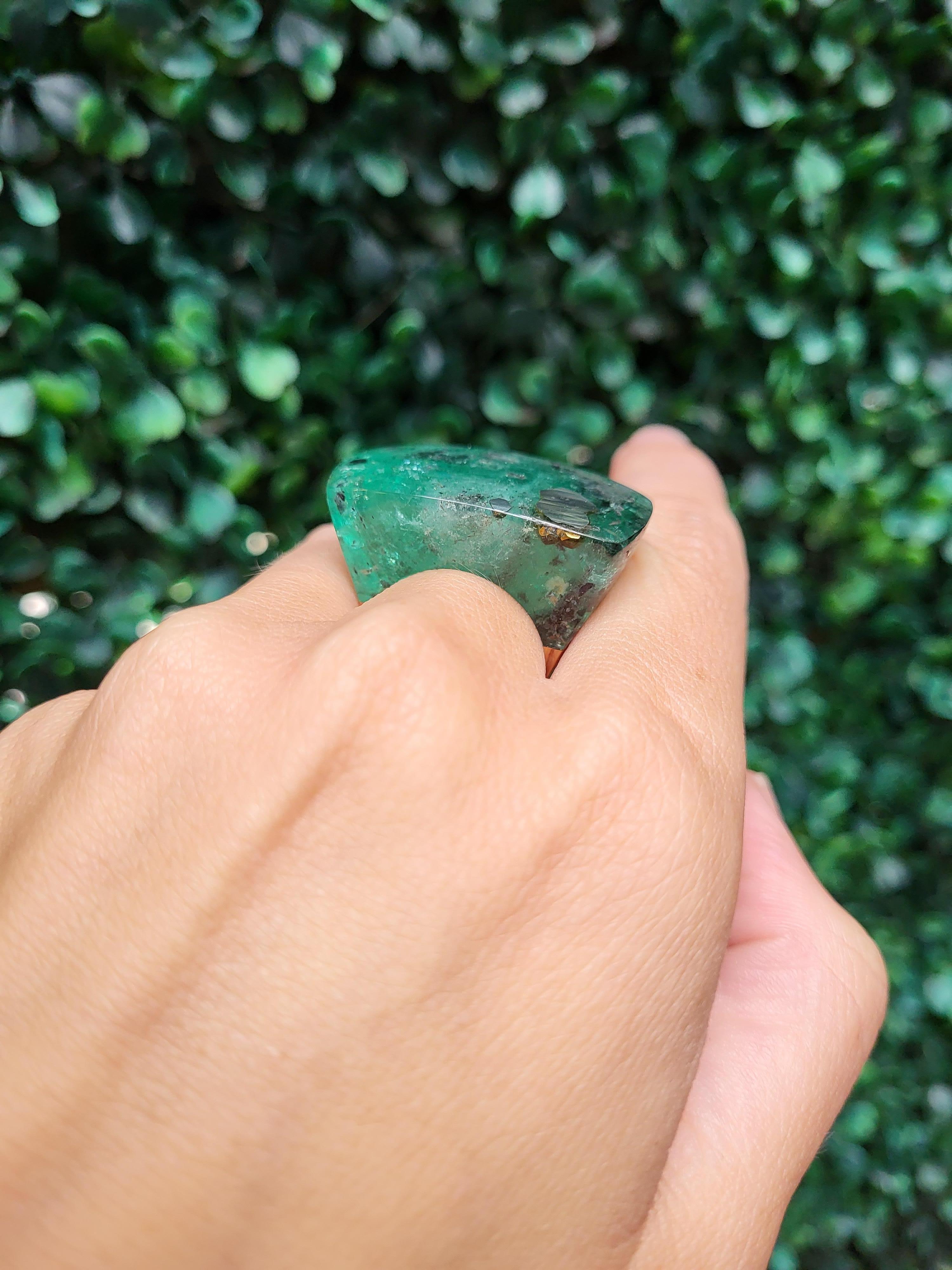 30 Carat Columbian Emerald Ring with Pyrite Inclusion For Sale 2