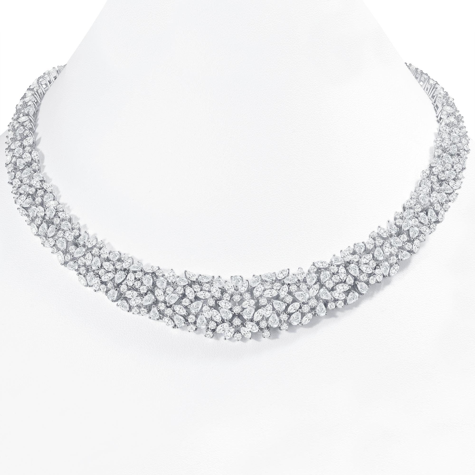 Round Cut 30 Carat Diamond Cluster Necklace, 18K White Gold For Sale