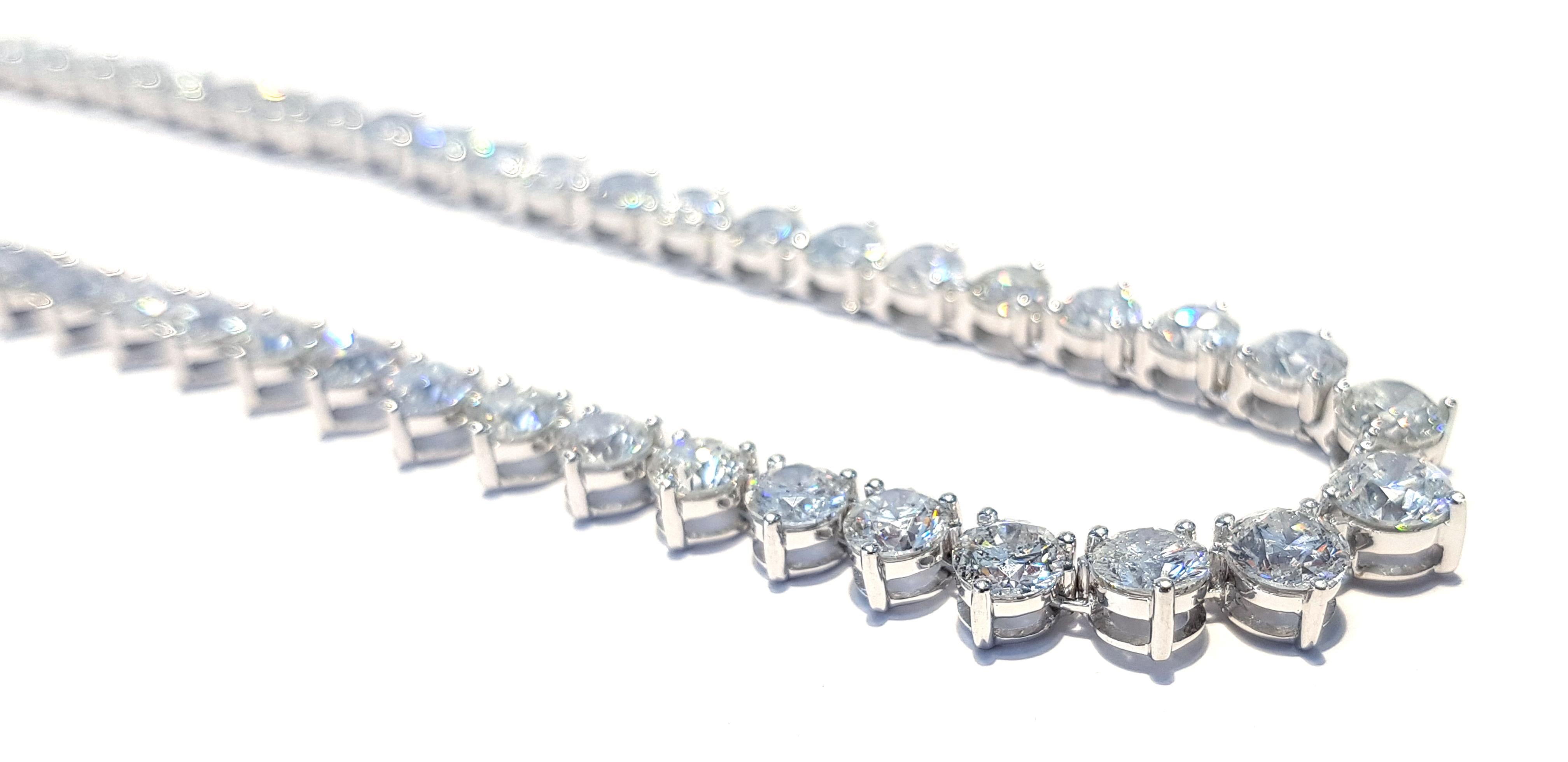 Collier Riviera à trois griffes en or blanc 18 carats et diamants 30 carats Neuf - En vente à London, GB