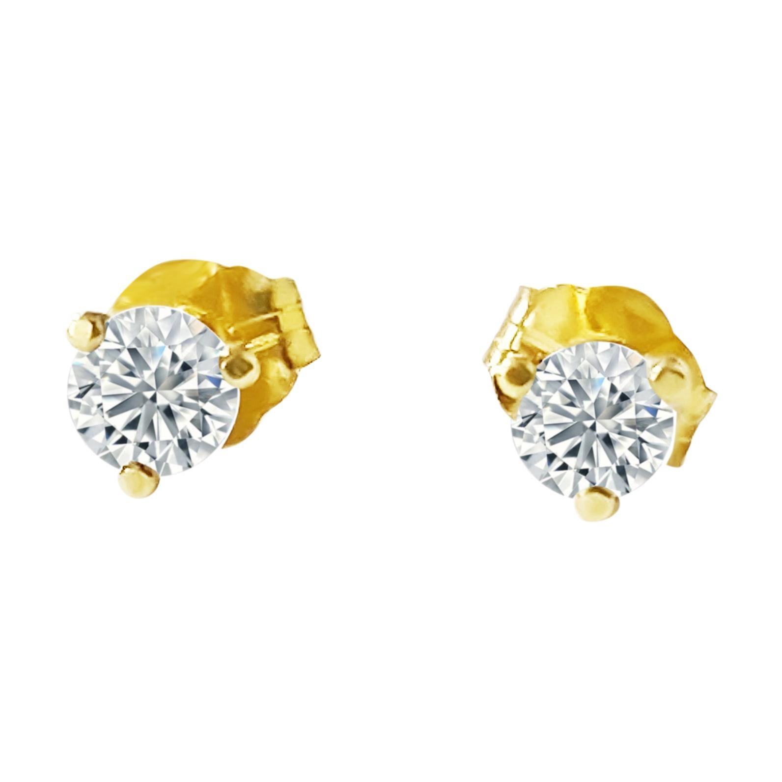 Brilliant Cut 30 Carat Diamond Stud Earrings 14K Yellow Gold For Sale