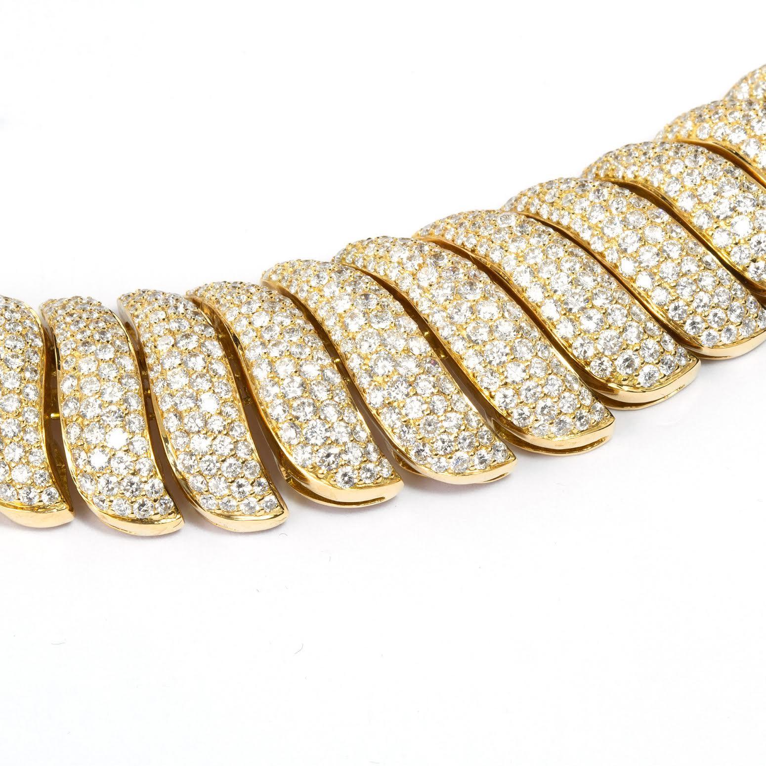 Collier à motif de vagues en diamants de 30 carats Excellent état - En vente à New York, NY