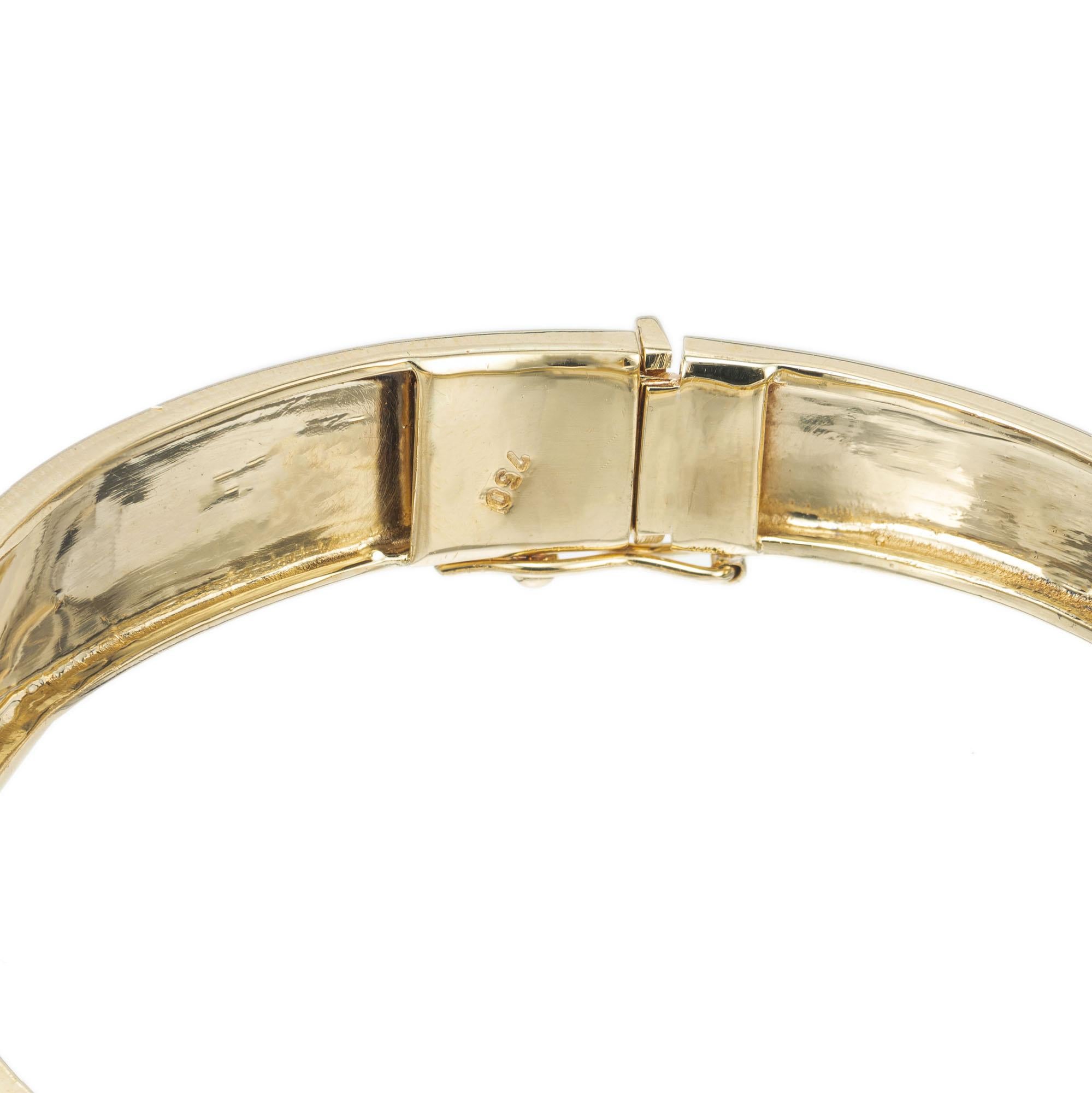Round Cut .30 Carat Diamond Yellow Gold Hinged Buckle Bangle Bracelet For Sale