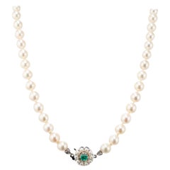 .30 Carat Emerald Cultured Pearl Midcentury White Gold Necklace