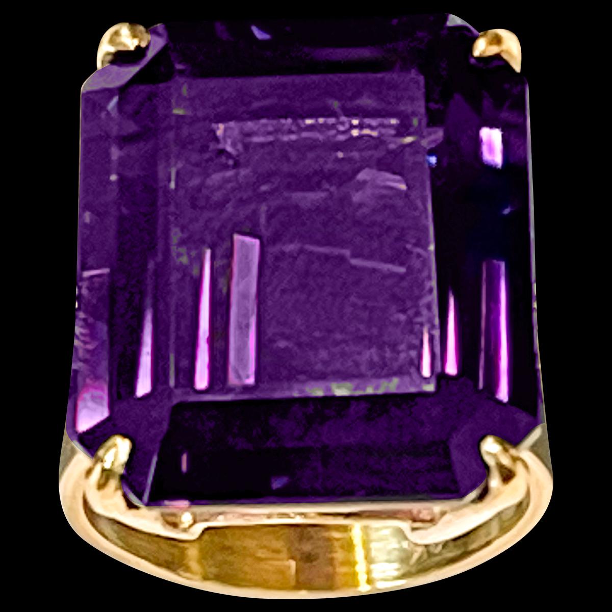30 Carat Emerald Cut Amethyst Cocktail Ring in 14 Karat Yellow Gold In Excellent Condition In New York, NY