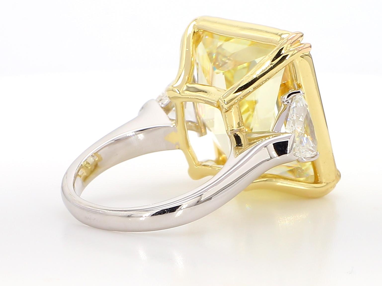 30 Carat Fancy Intense Yellow Diamond Engagement Ring, In Platinum GIA Certified In New Condition For Sale In New York, NY