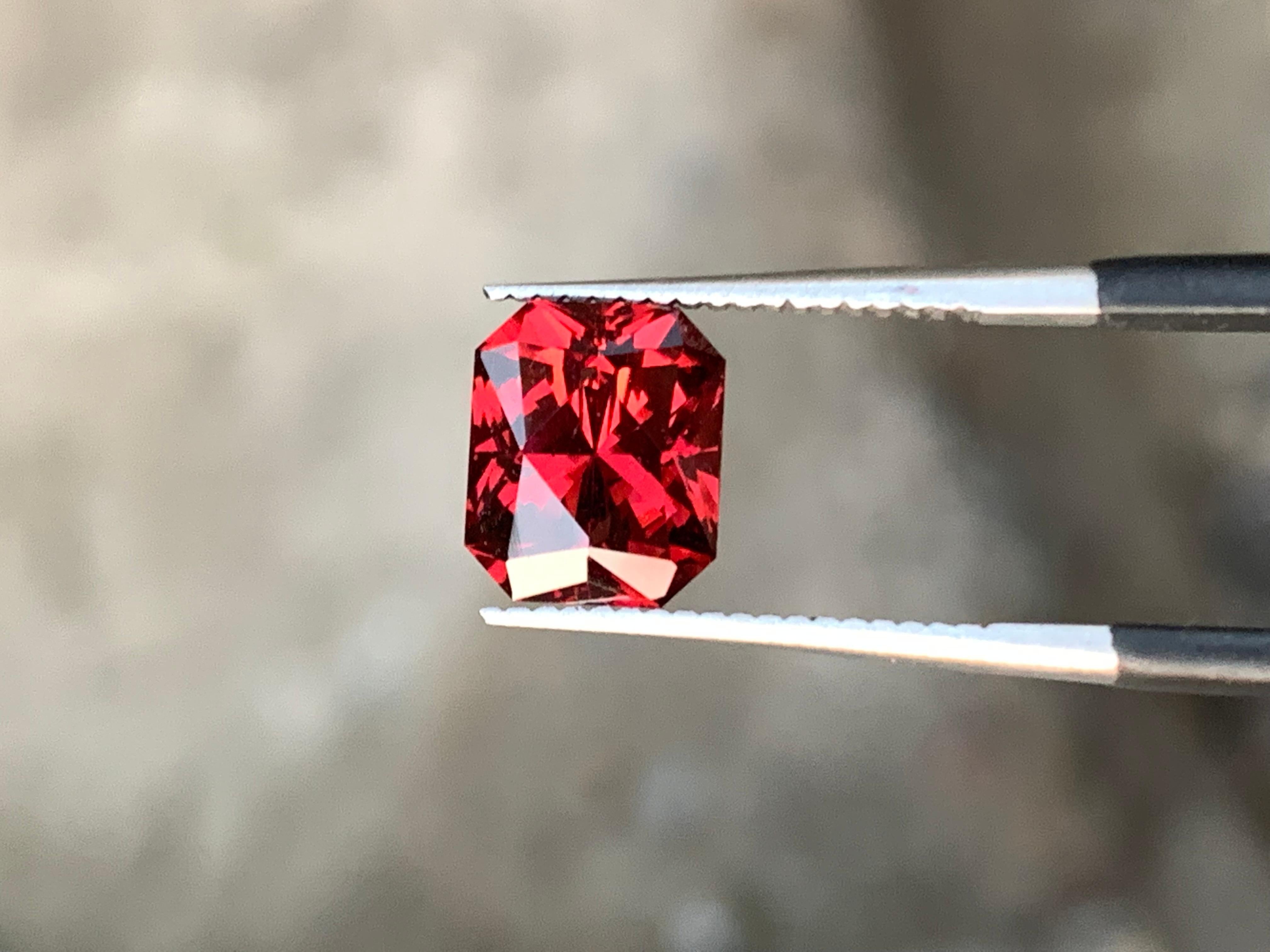 3.0 Carat Lustrous Pomegranate Loose Red Rhodolite Garnet Fancy Cut Gemstone For Sale 1