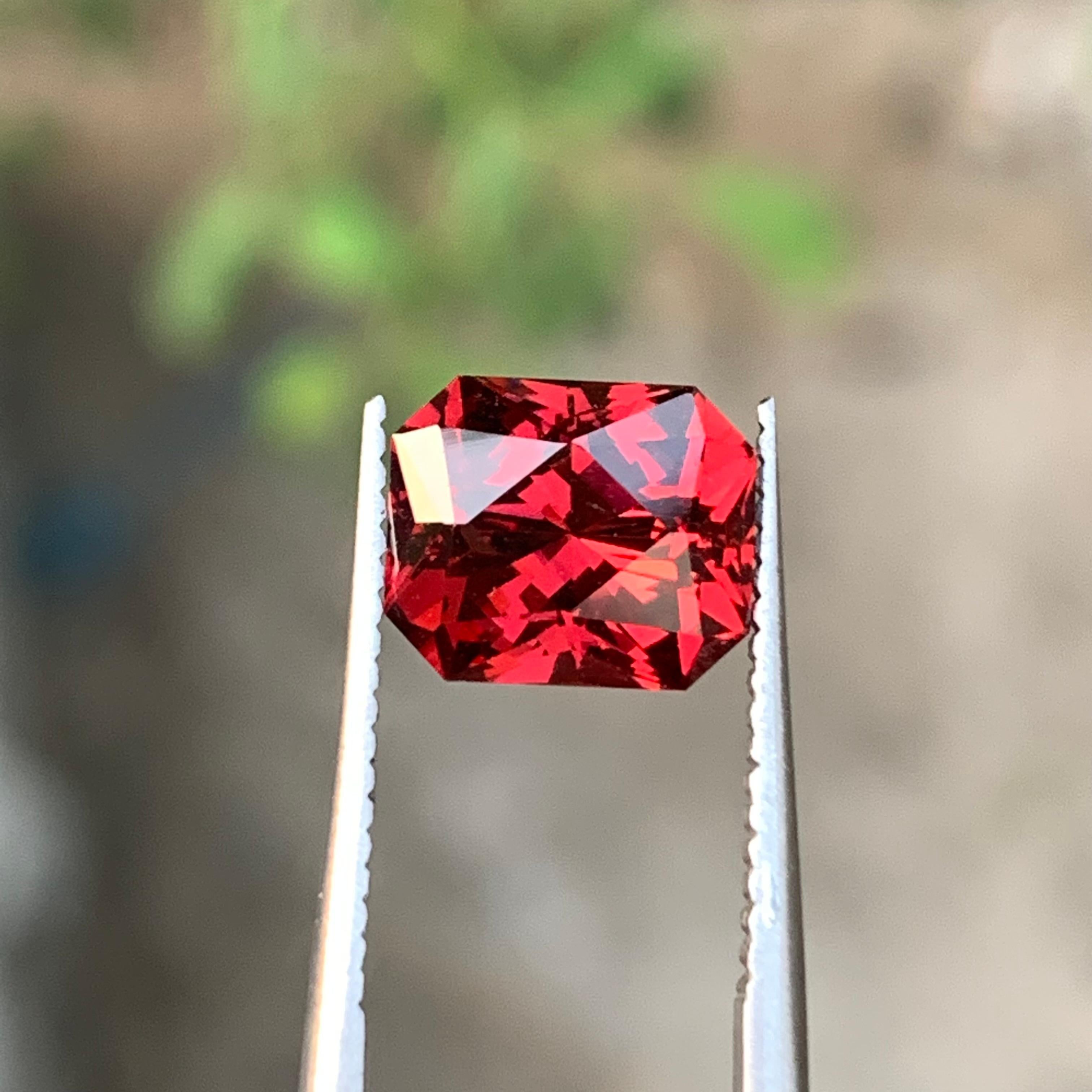 3.0 Carat Lustrous Pomegranate Loose Red Rhodolite Garnet Fancy Cut Gemstone For Sale 3