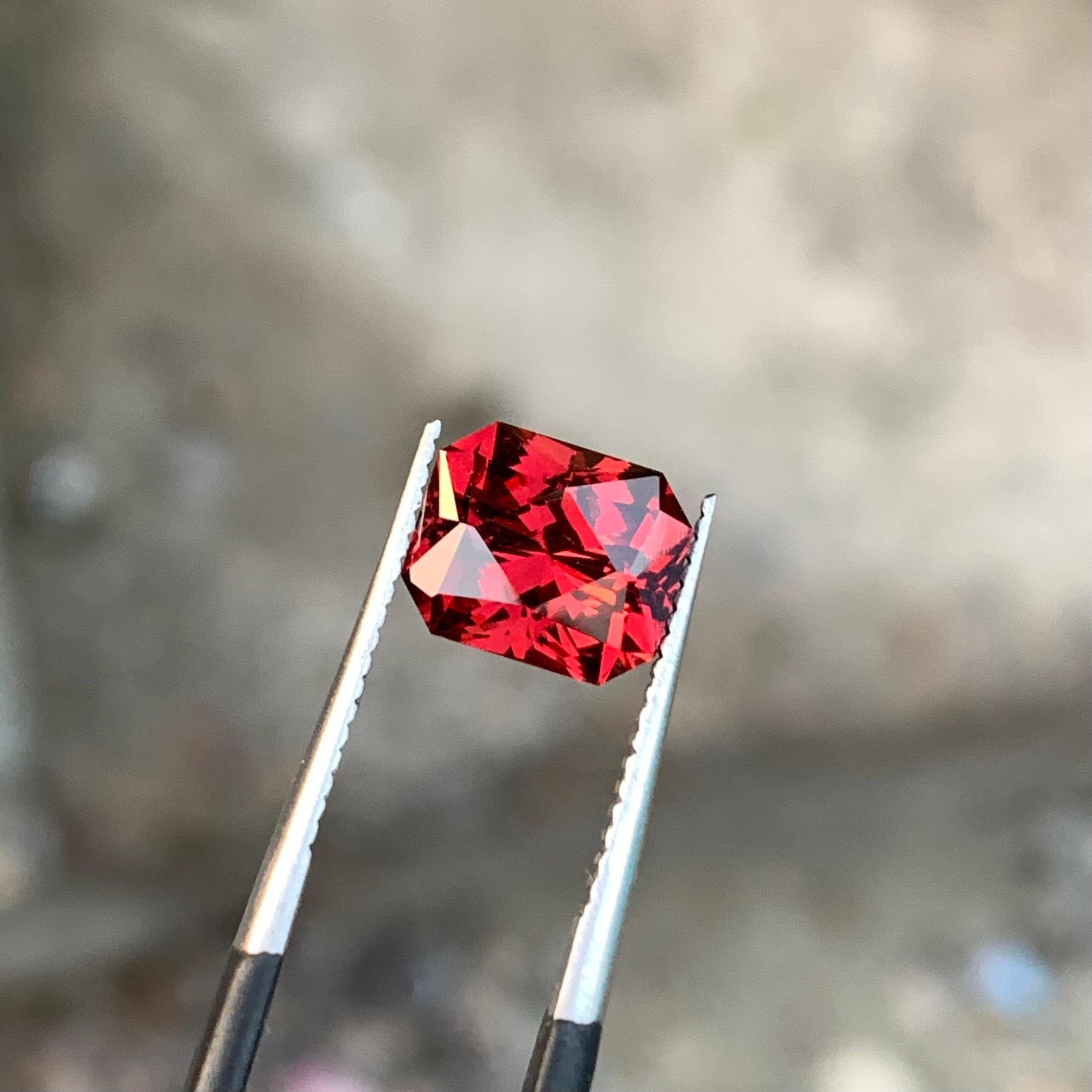 3.0 Carat Lustrous Pomegranate Loose Red Rhodolite Garnet Fancy Cut Gemstone For Sale 4