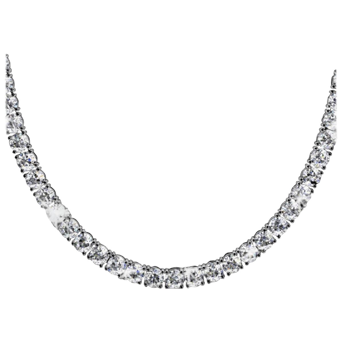 Collier tennis en or blanc 18 carats et diamants naturels non traités de 30 carats