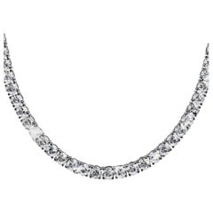 Collier tennis en or blanc 18 carats et diamants naturels non traités de 30 carats