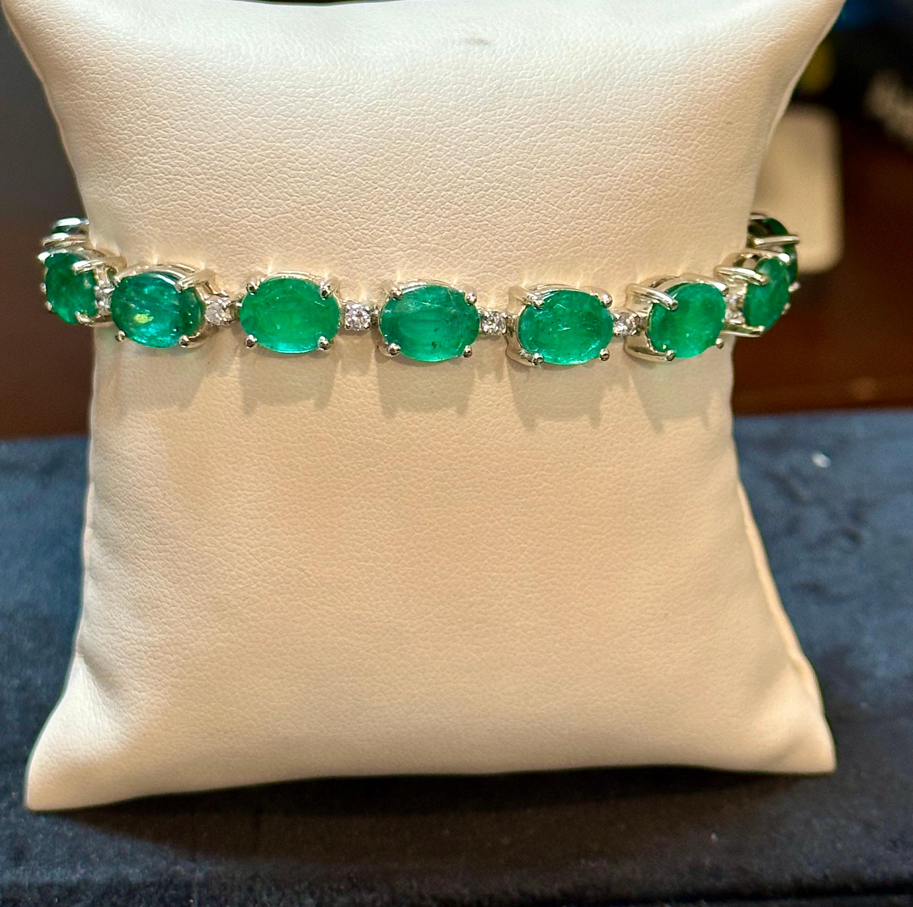 30 Carat Natural Zambian Emerald & Diamond Tennis Bracelet 14 Karat Gold For Sale 6