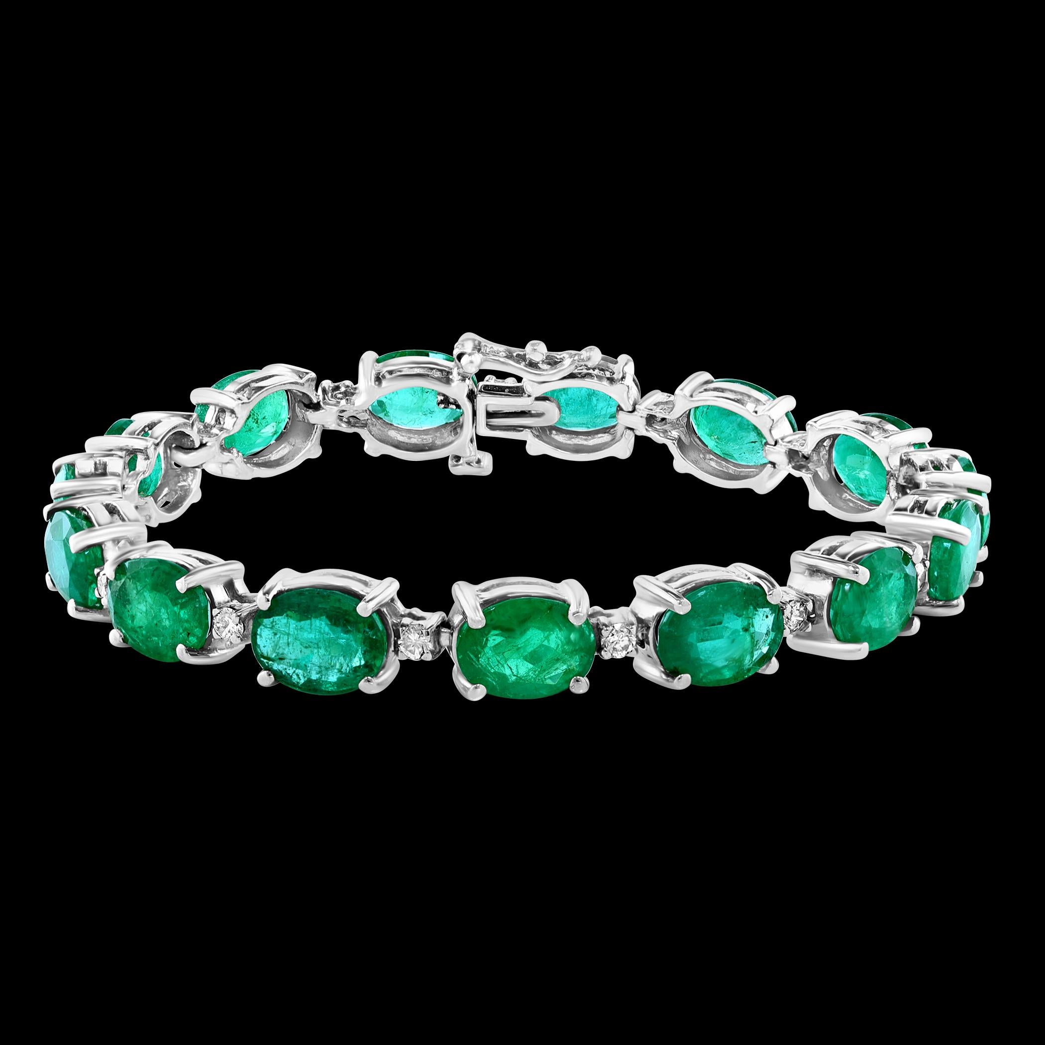 30 Carat Natural Zambian Emerald & Diamond Tennis Bracelet 14 Karat Gold For Sale 10