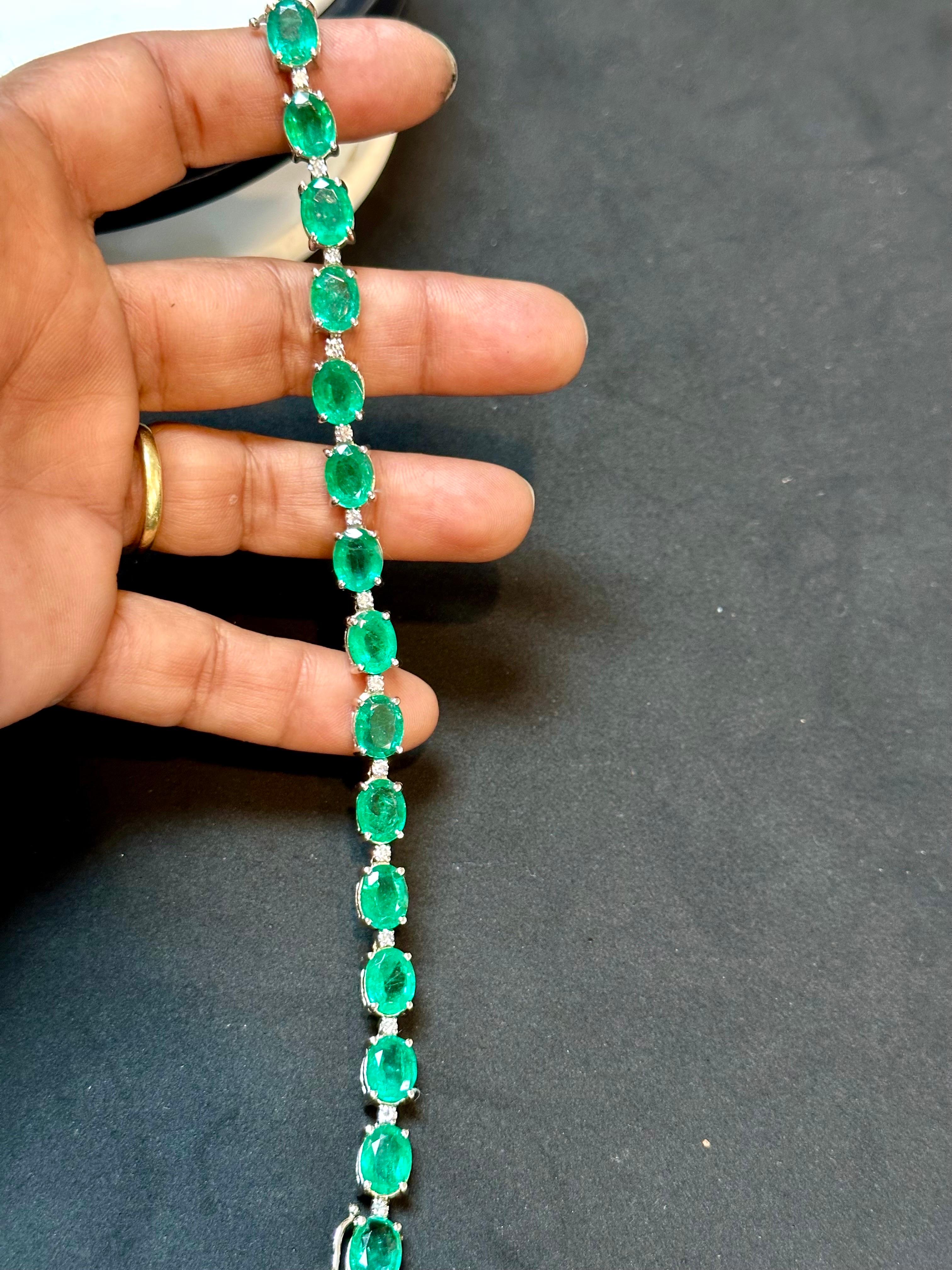 30 Carat Natural Zambian Emerald & Diamond Tennis Bracelet 14 Karat Gold For Sale 1