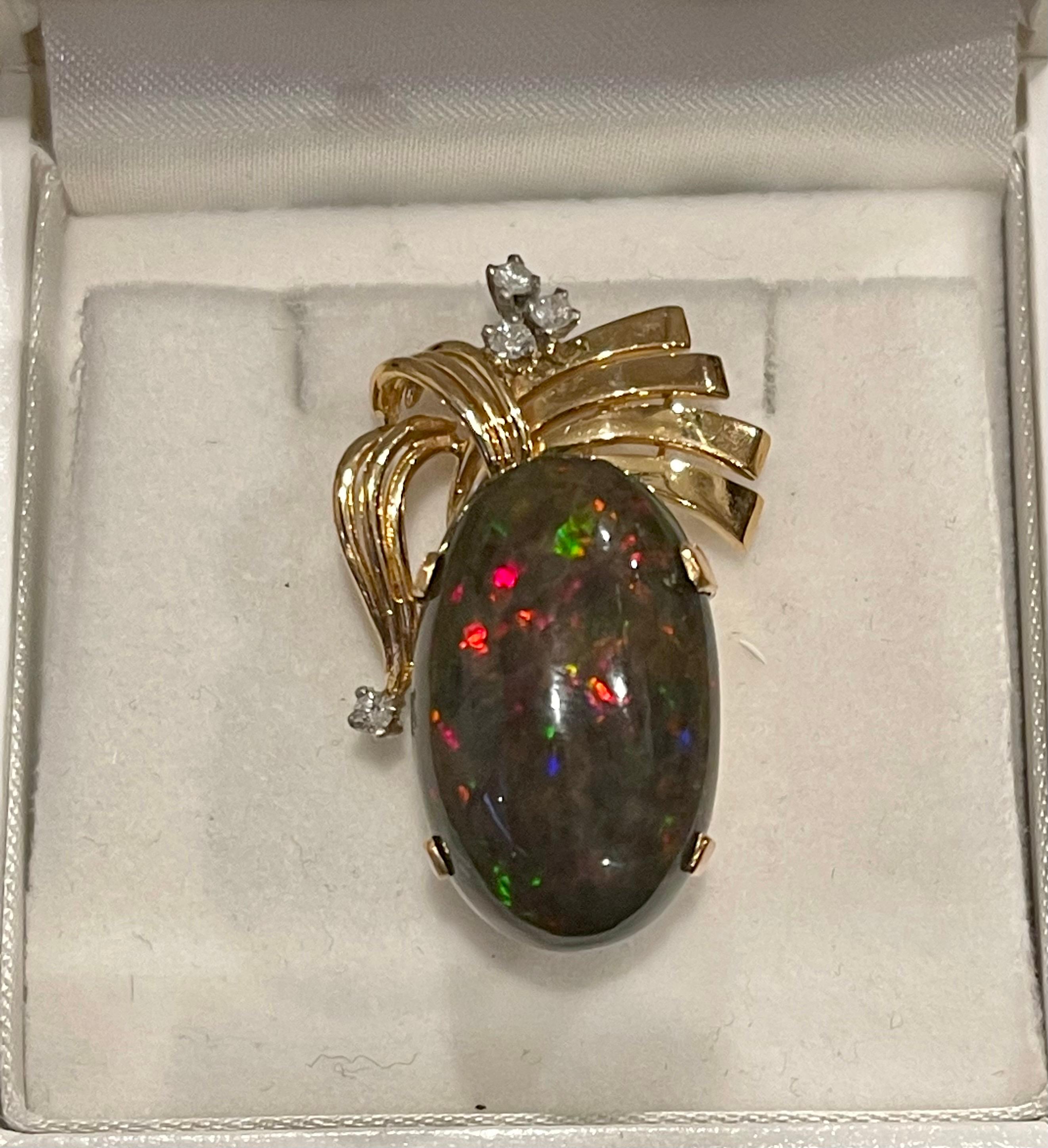 30 Carat Oval Ethiopian Black Opal Pendant/Necklace 18 Karat + 18 Kt Gold Chain For Sale 2