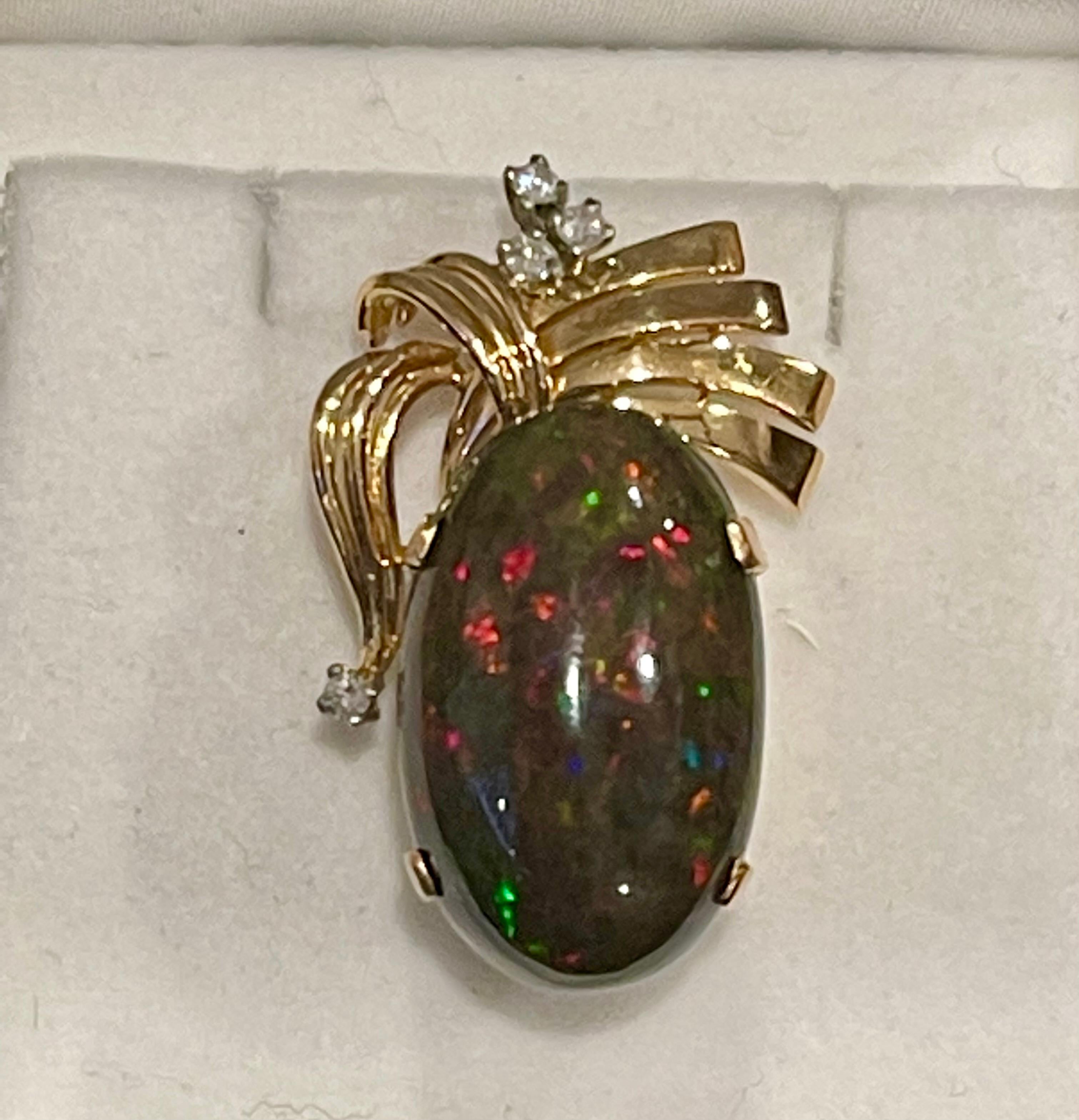 30 Carat Oval Ethiopian Black Opal Pendant/Necklace 18 Karat + 18 Kt Gold Chain For Sale 3