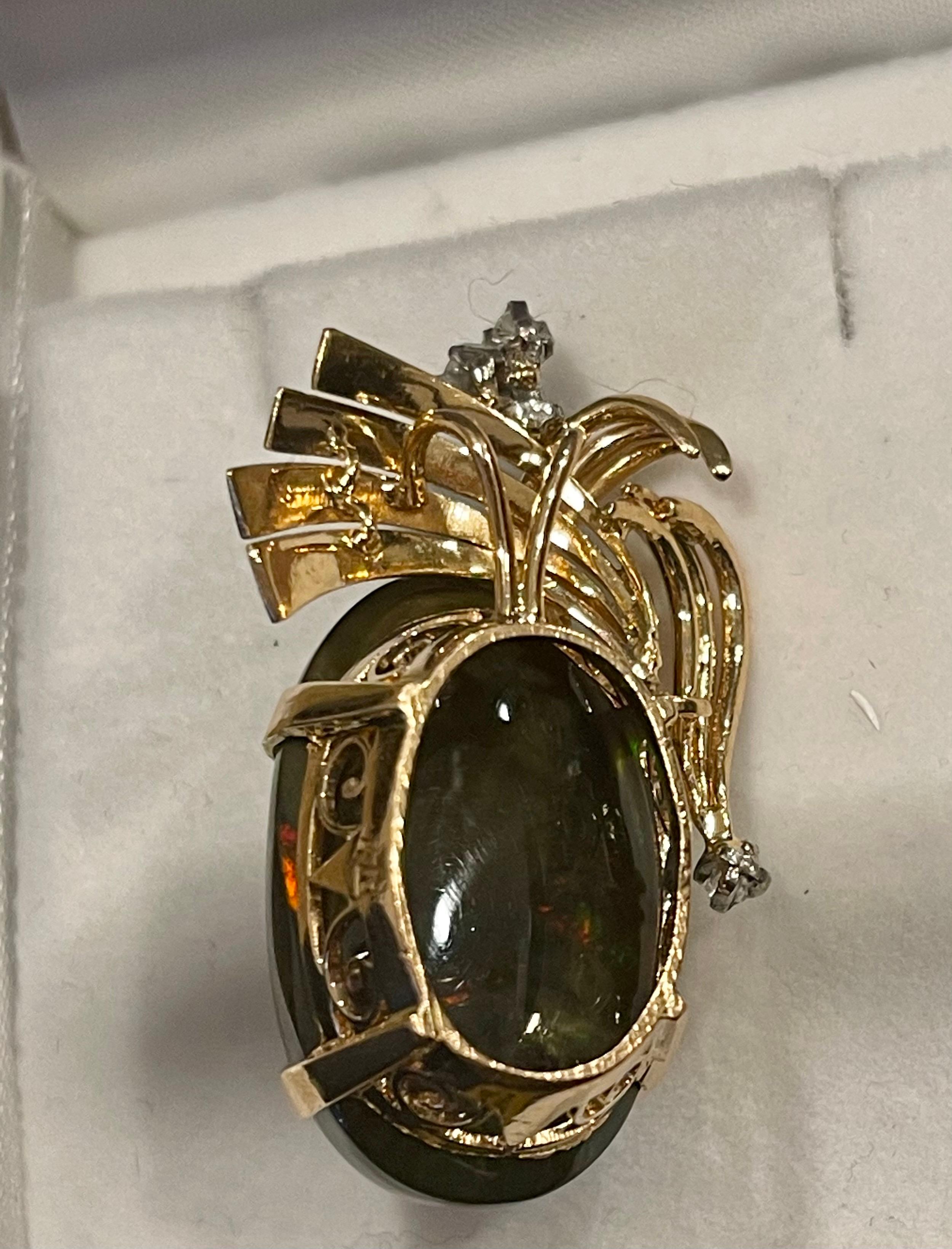 30 Carat Oval Ethiopian Black Opal Pendant/Necklace 18 Karat + 18 Kt Gold Chain 7