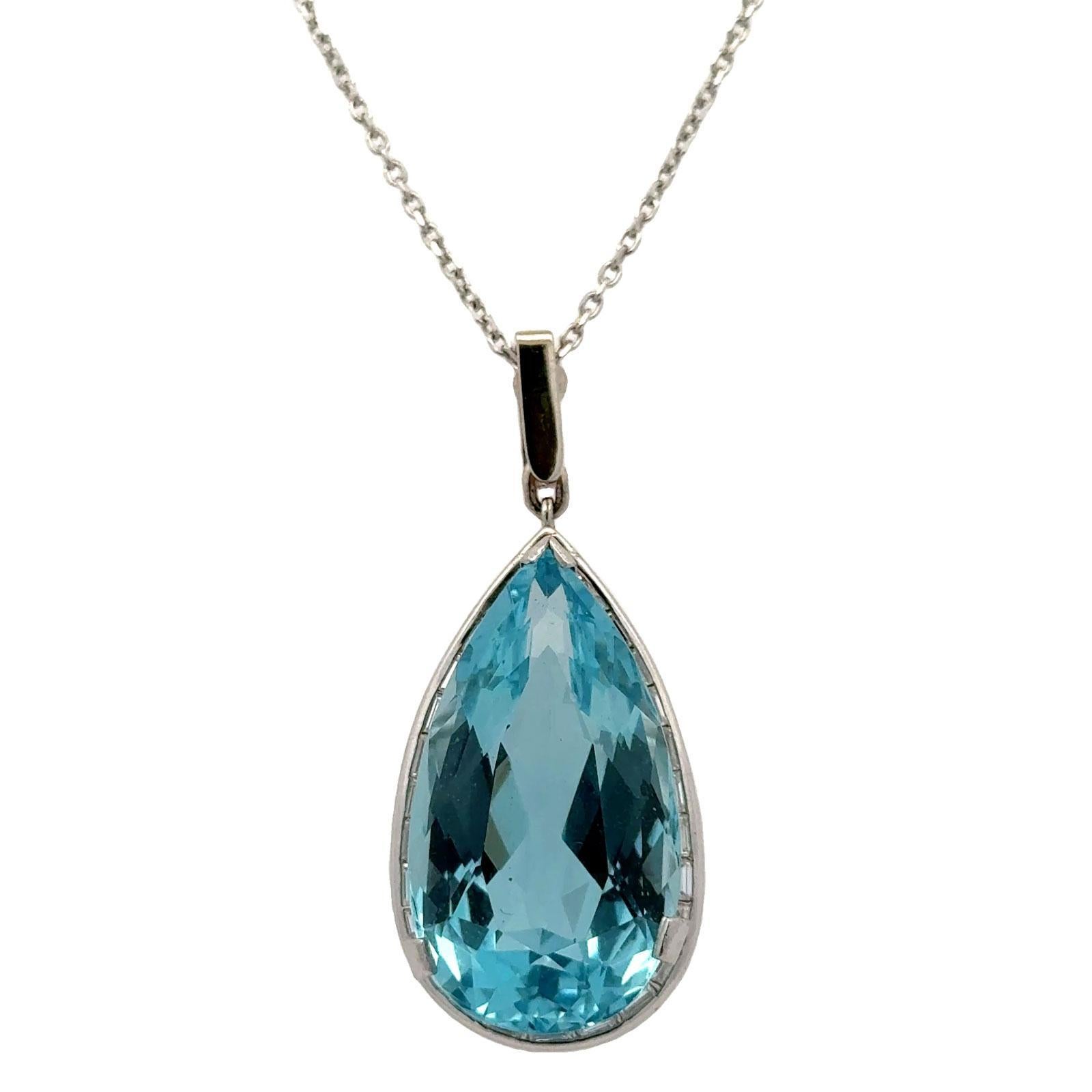 Moderne 30-Carat Aigue-marine poire diamant pendentif en platine 14KWG chaîne et baïllaire en vente