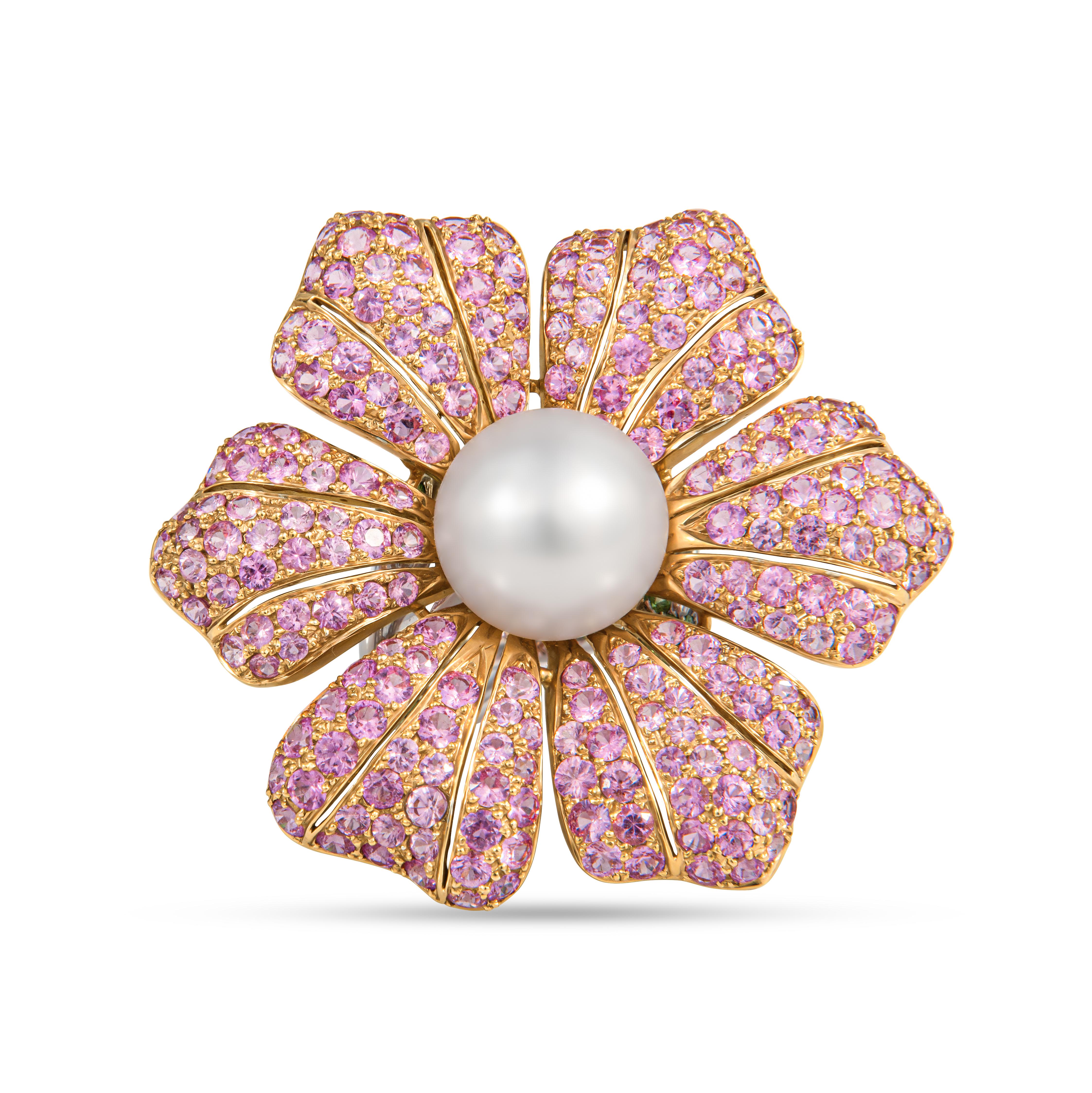 3.0 Carat Pink Sapphire and Pearl Flower Ring In New Condition For Sale In Houston, TX