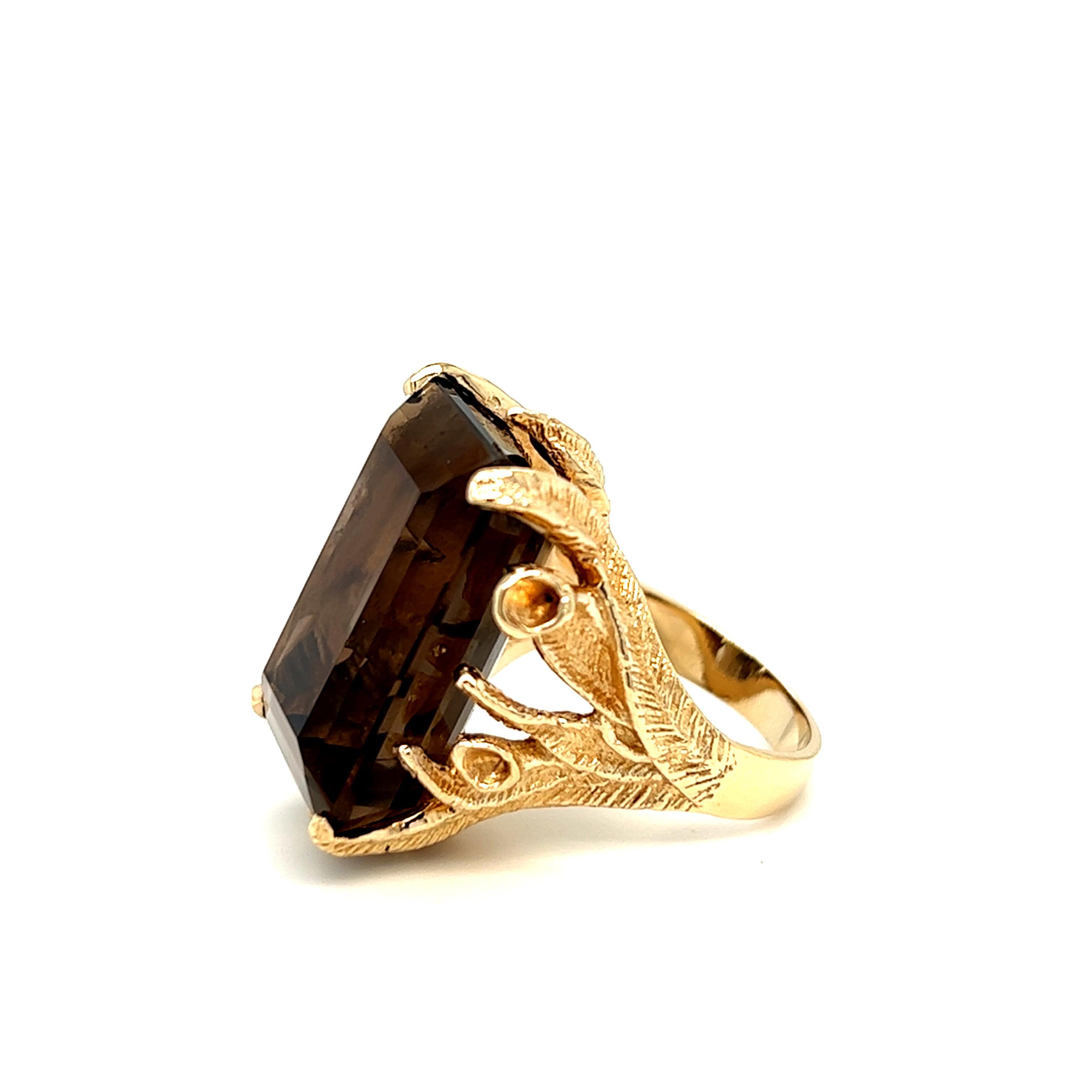 Bague en or jaune 14k à motif de feuillage en quartz fumé de 30 carats Bon état - En vente à beverly hills, CA