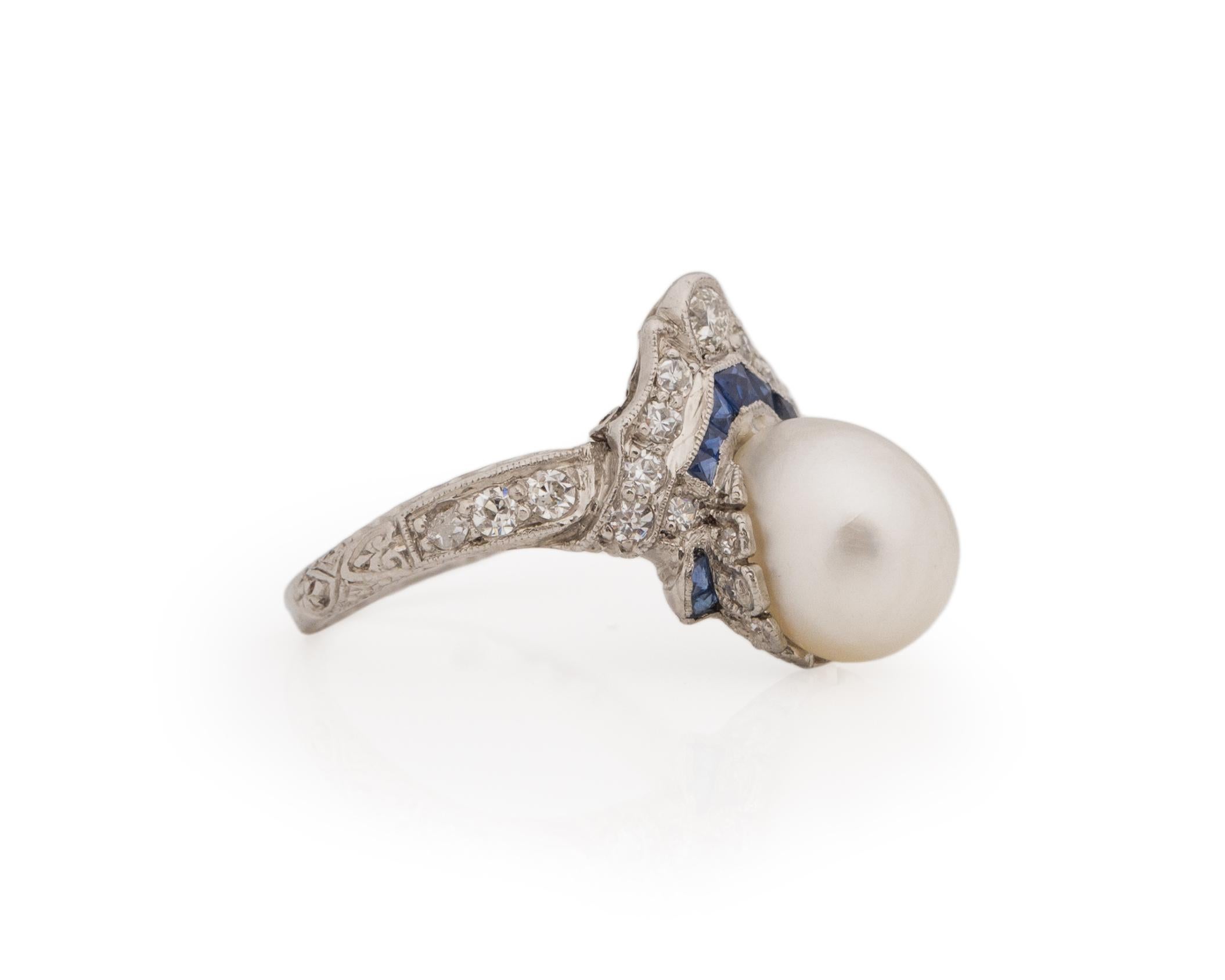 Ringgröße: 4
Metall-Typ: Platin [gepunzt und geprüft]
Gewicht: 3,1 Gramm
Center Stein Details: 
Art: Perle
Form: Länglich-ovalisch
Farbe: Gemischt
Details zum Diamanten:
Gewicht: .30ct, gesamt
Schliff: Alter europäischer Brillant
Farbe: F
Klarheit: