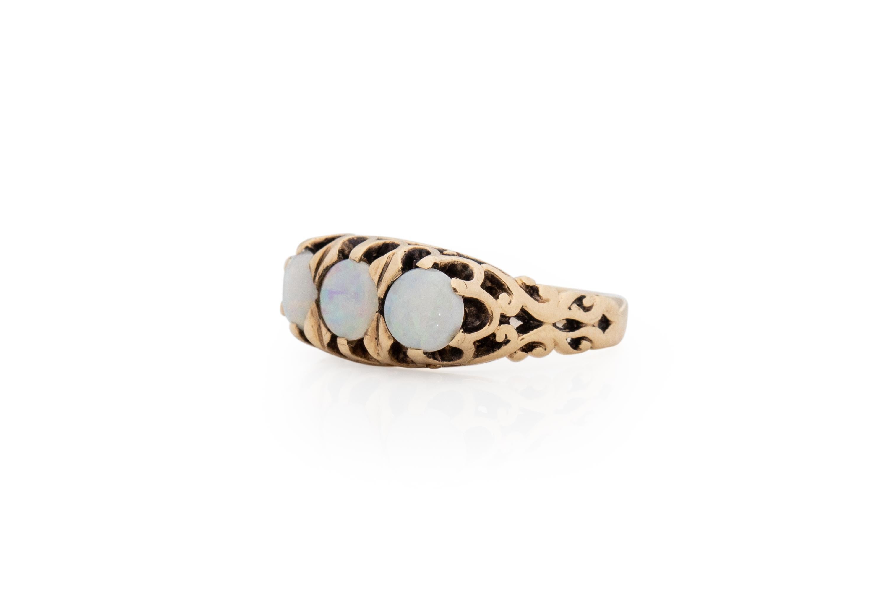 3.0 Carat Total Weight Edwardian Cabachon Oval 14 Karat YG Engagement Ring In Good Condition For Sale In Hicksville, NY