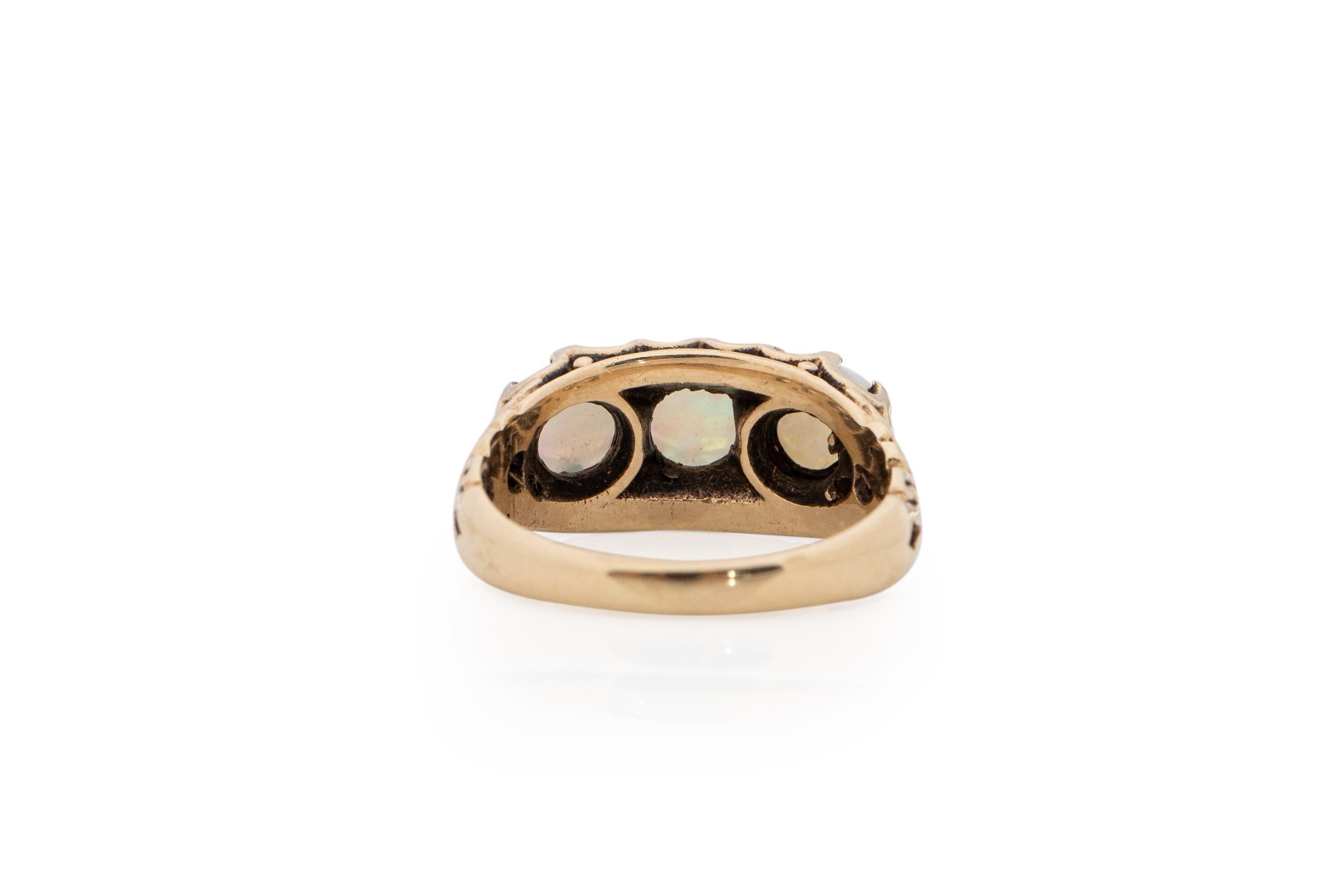 Women's 3.0 Carat Total Weight Edwardian Cabachon Oval 14 Karat YG Engagement Ring For Sale