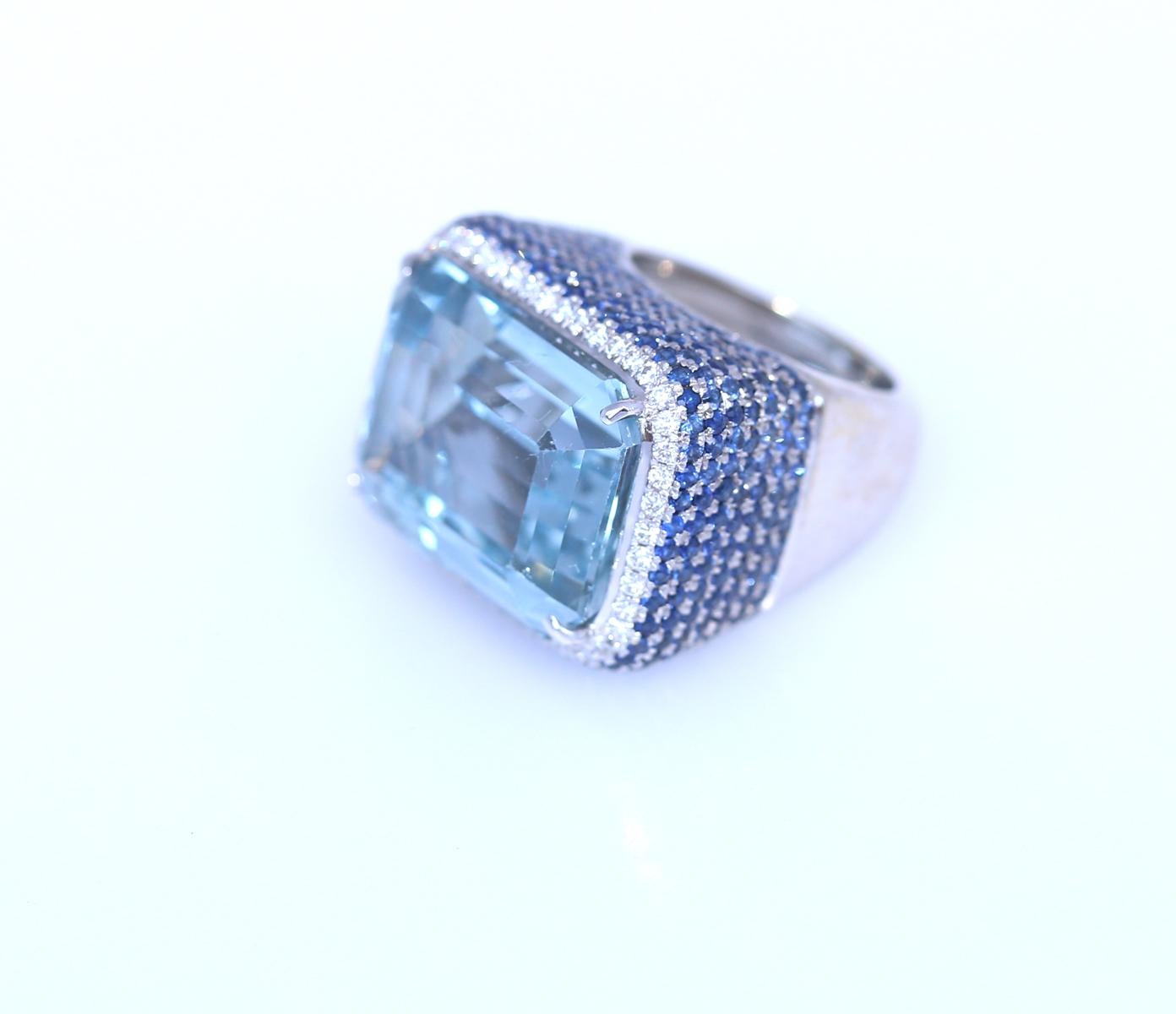 30 Ct Aquamarine 3 Ct Sapphires Diamond Ring, 1995 For Sale 3