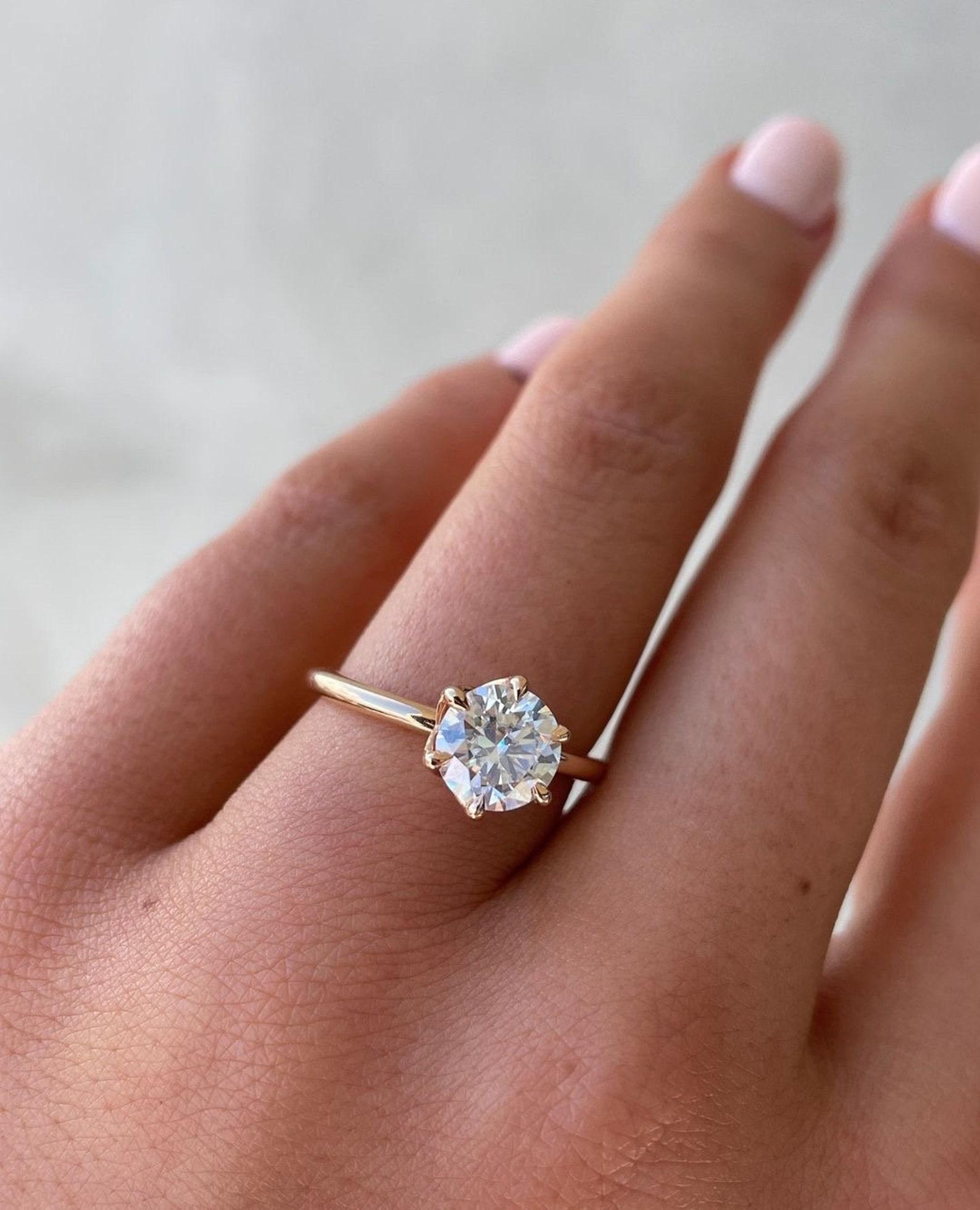 3.0 CT Rundschliff Moissanit Ring Solitär Ehering 925 Sterling Silber Ring im Zustand „Neu“ in Chicago, IL