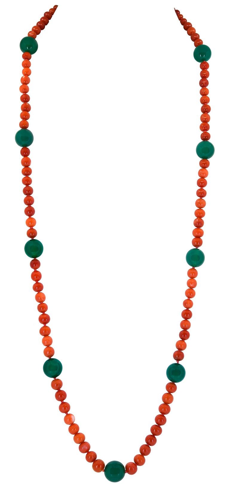 Perle Collier en corail rouge et onyx vert en vente
