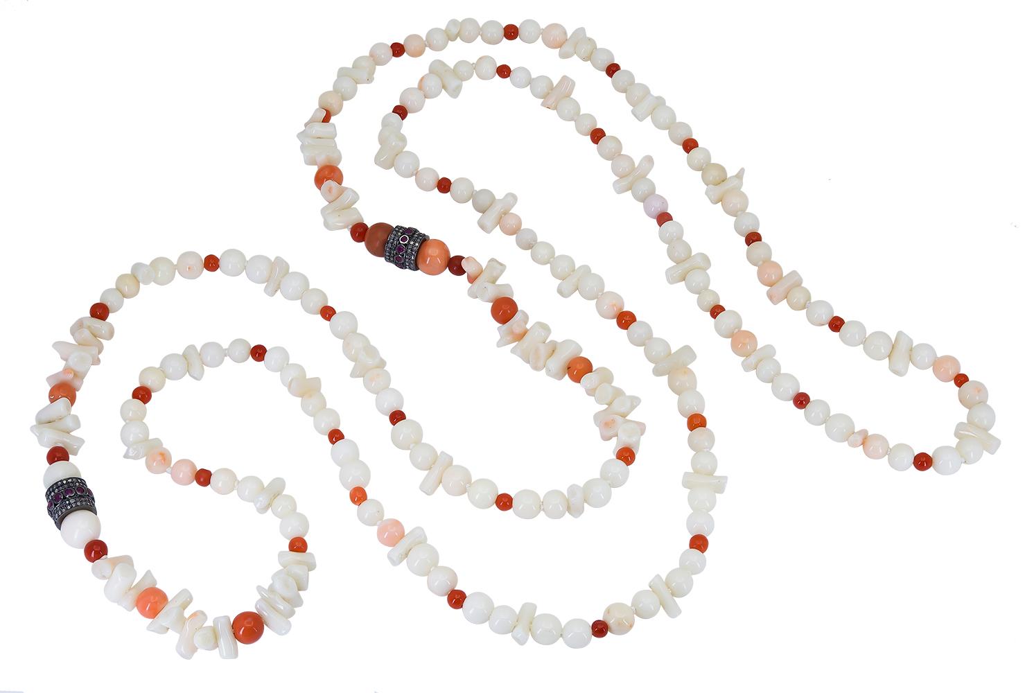 30 Zoll Halskette aus weißer und roter Koralle  (Zeitgenössisch) im Angebot