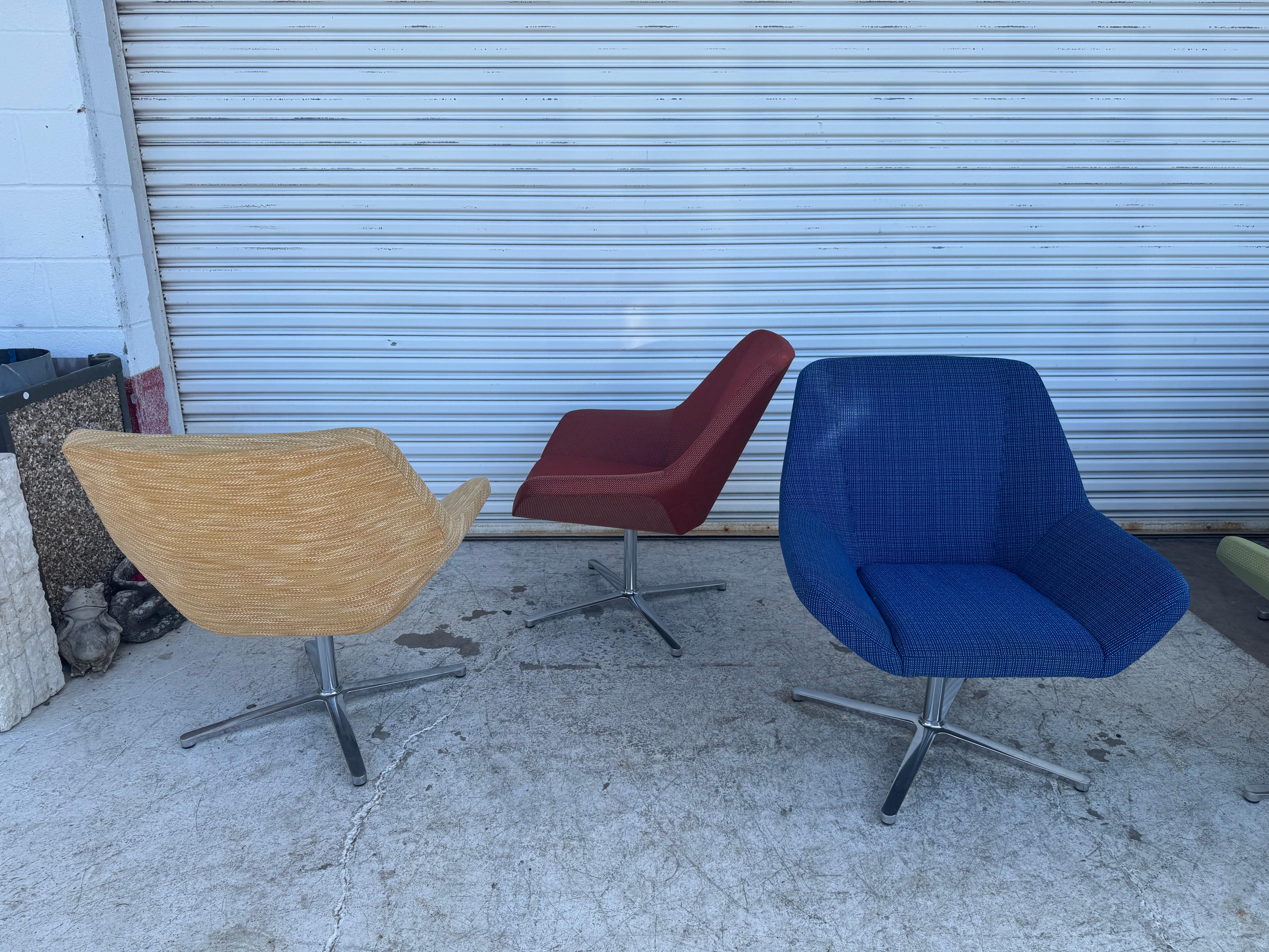 Modern 30 Keilhauer Swivel Lounge Chairs For Sale