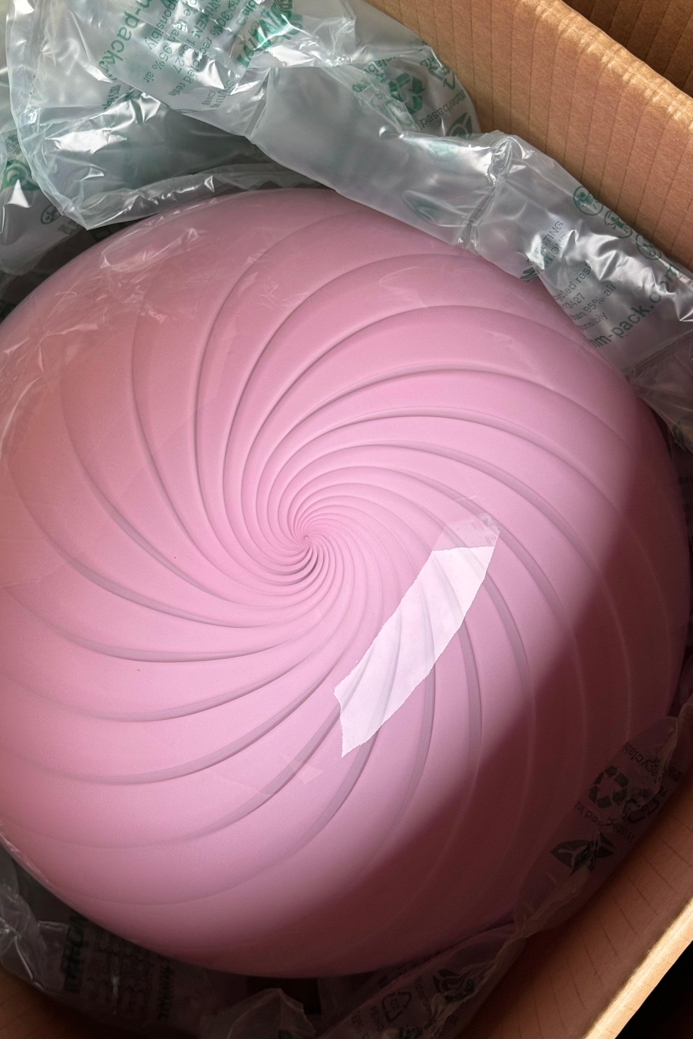 Medium Murano Vintage Candy pendant bubble gum pink swirl glass, made in Italy For Sale 1