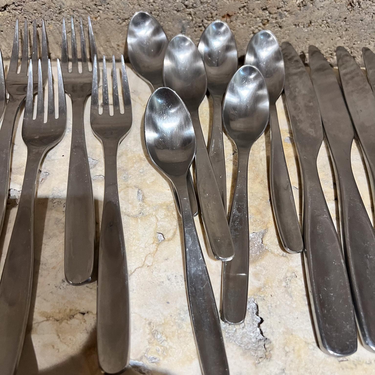 Couverts de table Gourmet en acier inoxydable 30 pièces Service Six Modernity en vente 1