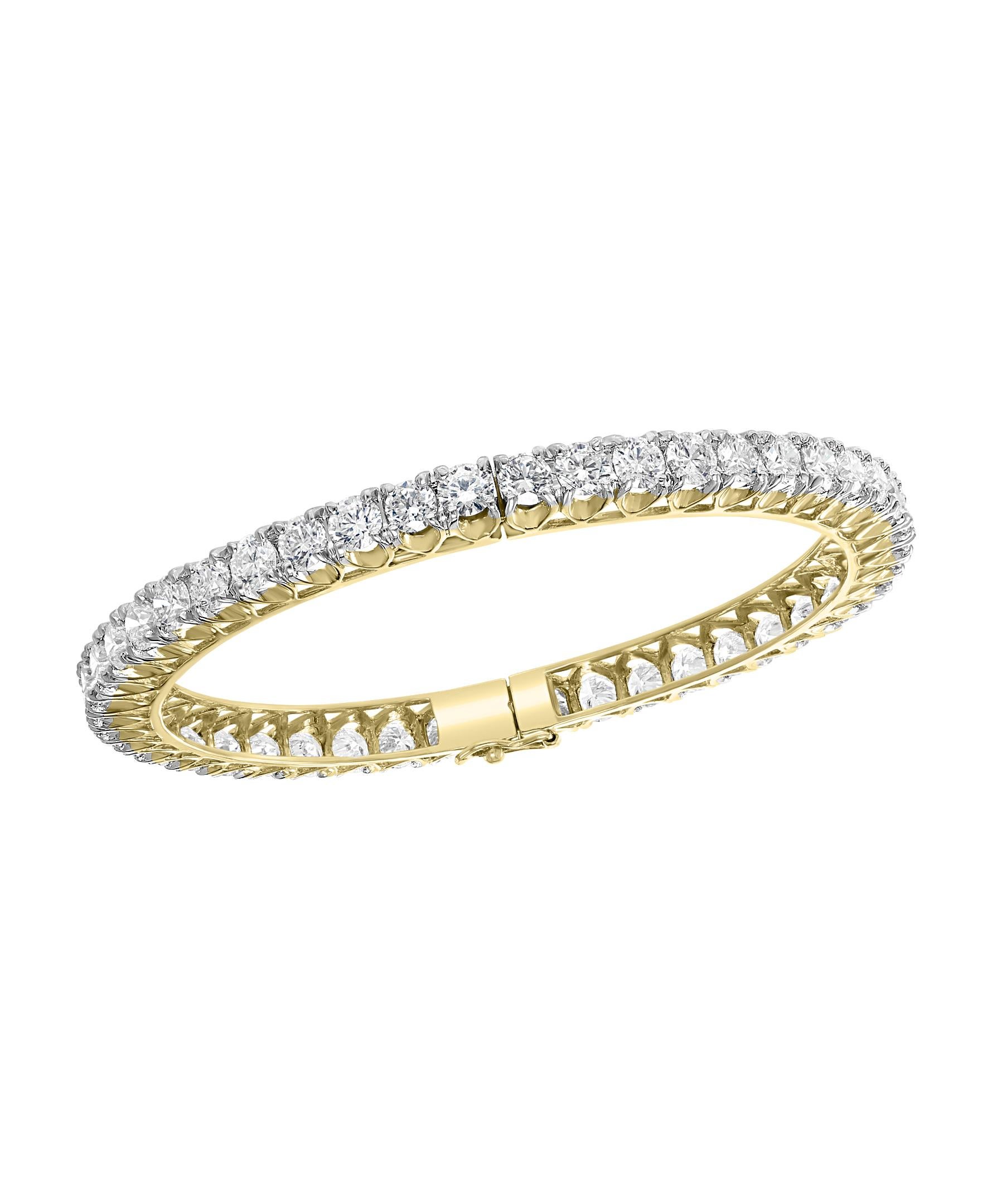30 Pointer Each, 29 Ct Single Line Eternity 18 Kt Gold and Diamond Bangle, Pair In Excellent Condition For Sale In New York, NY