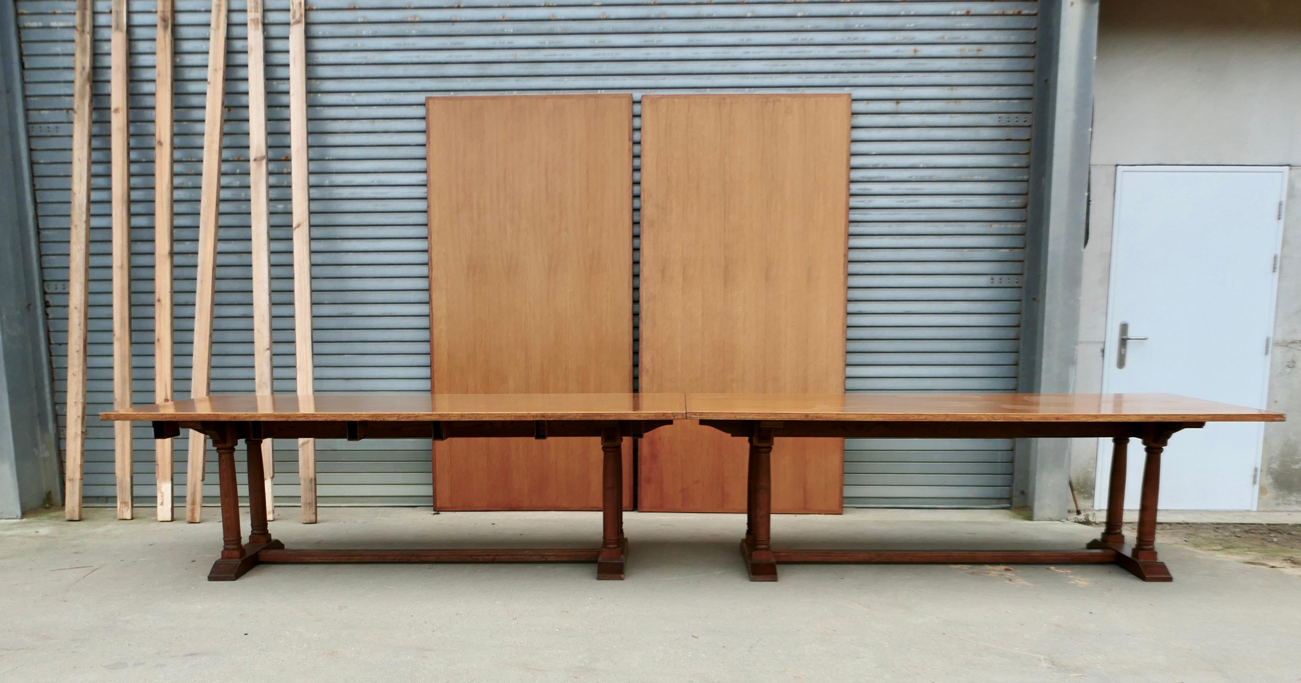 Table de billard 30 Seater Oak, table de salle de jeux Arts & Crafts en vente 5