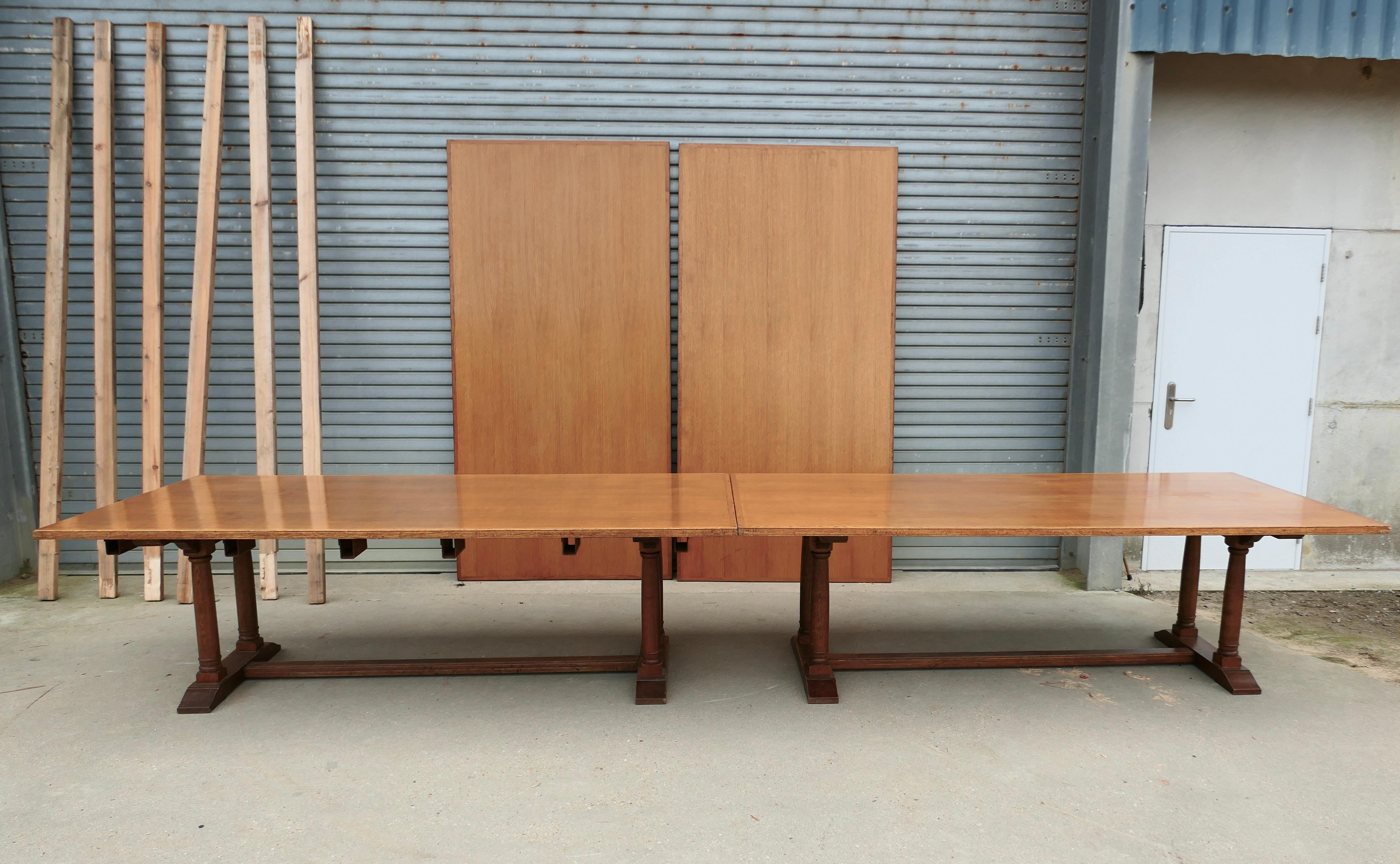 Table de billard 30 Seater Oak, table de salle de jeux Arts & Crafts en vente 6