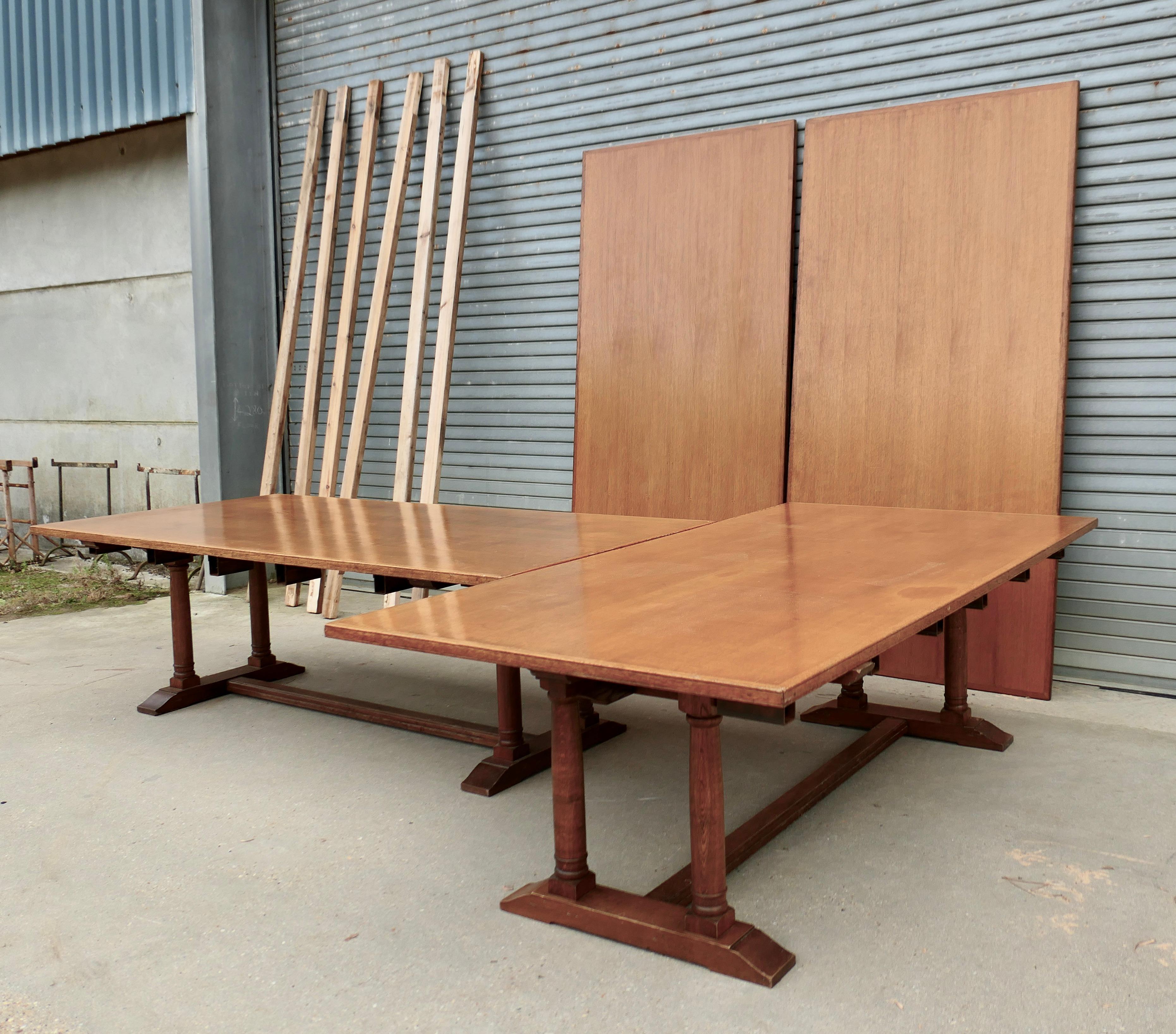 Table de billard 30 Seater Oak, table de salle de jeux Arts & Crafts en vente 8